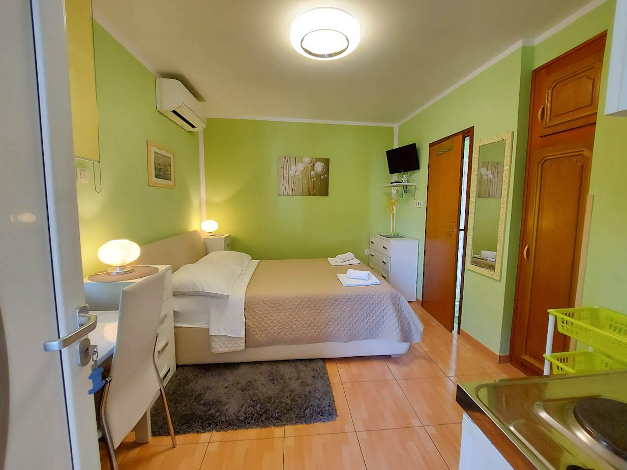 Apartments and Room Boris 67501-S1