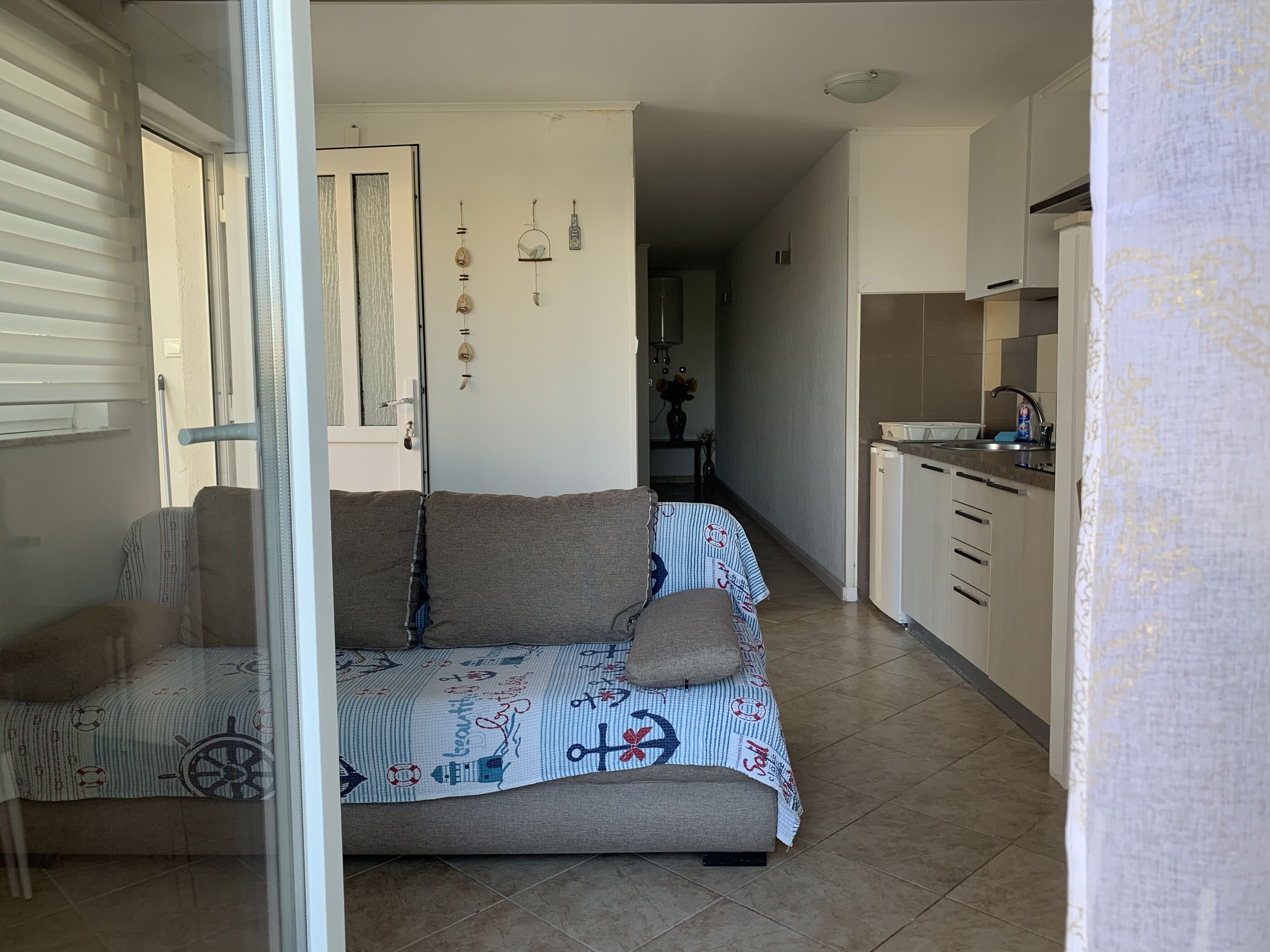 Apartments Dražen 69611-A1