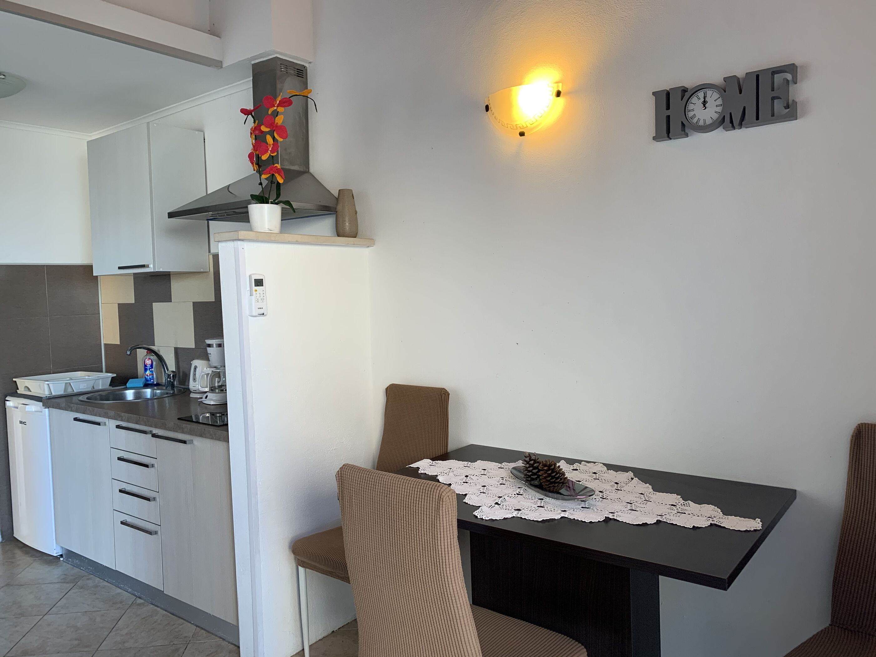 Apartments Dražen 69611-A1
