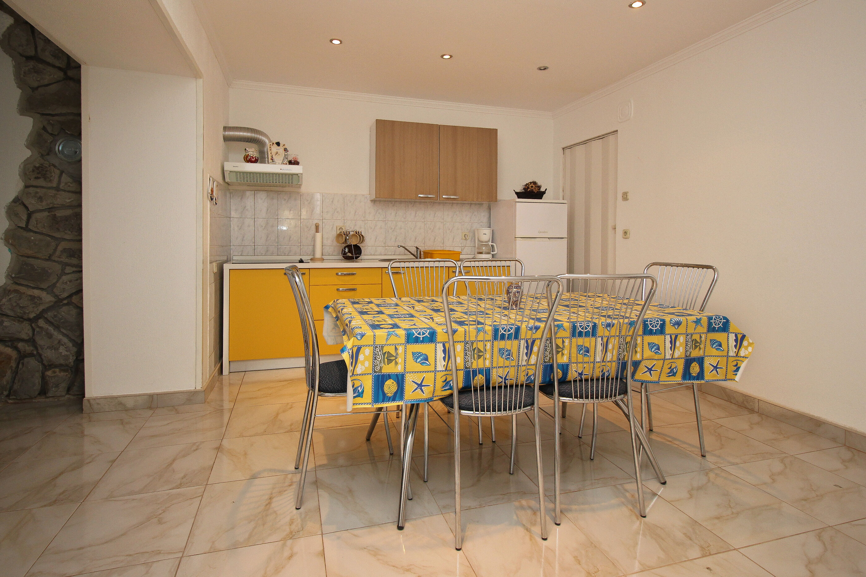 Apartments Dražen 69611-A2