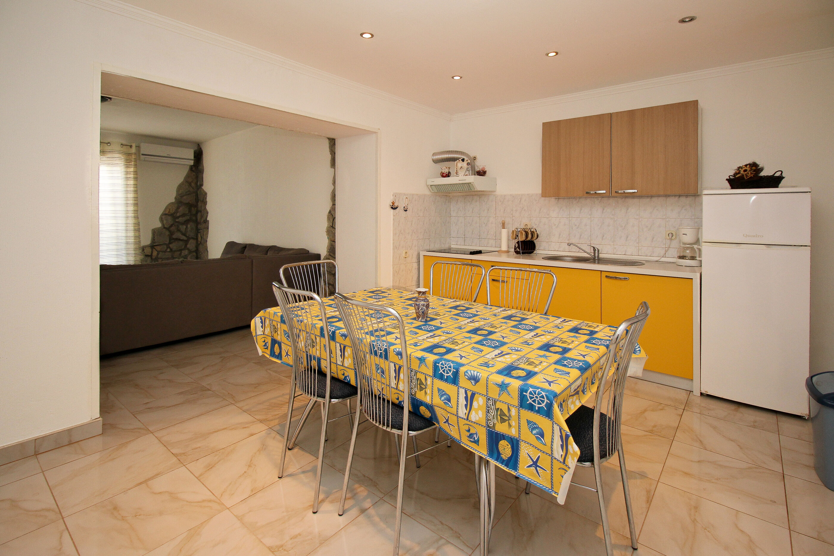 Apartments Dražen 69611-A2