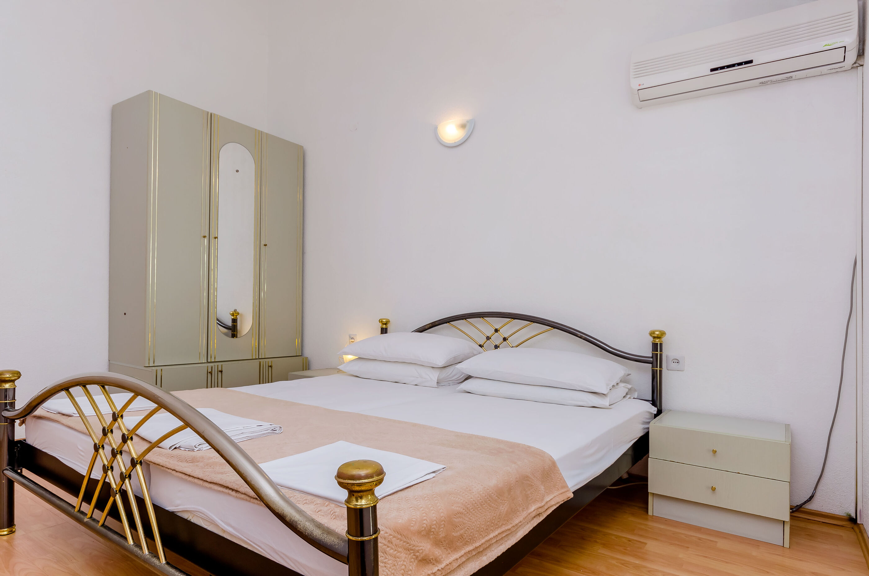 Apartments Jadran 97771-A7