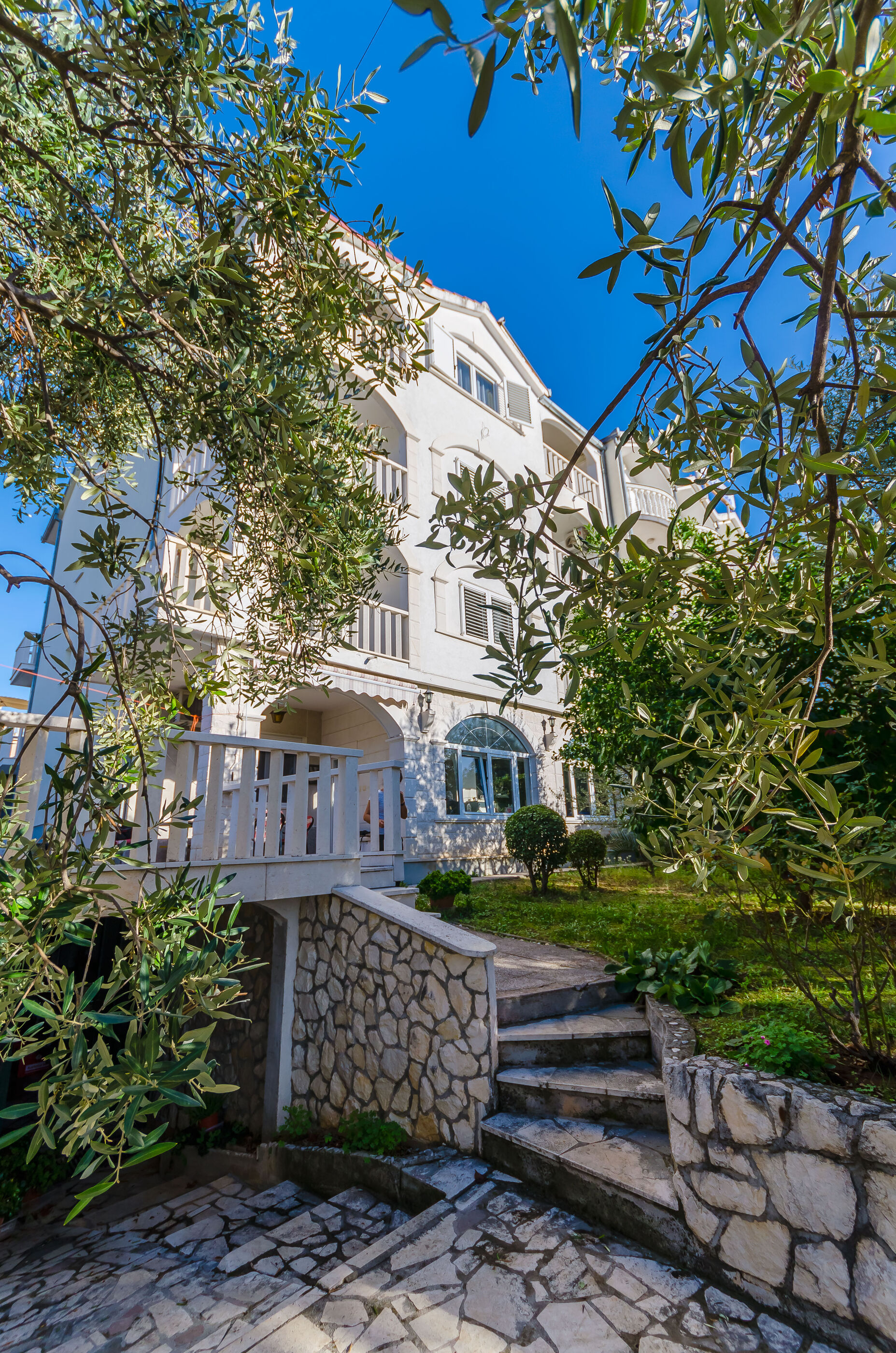 Apartments Jadran 97771-A7