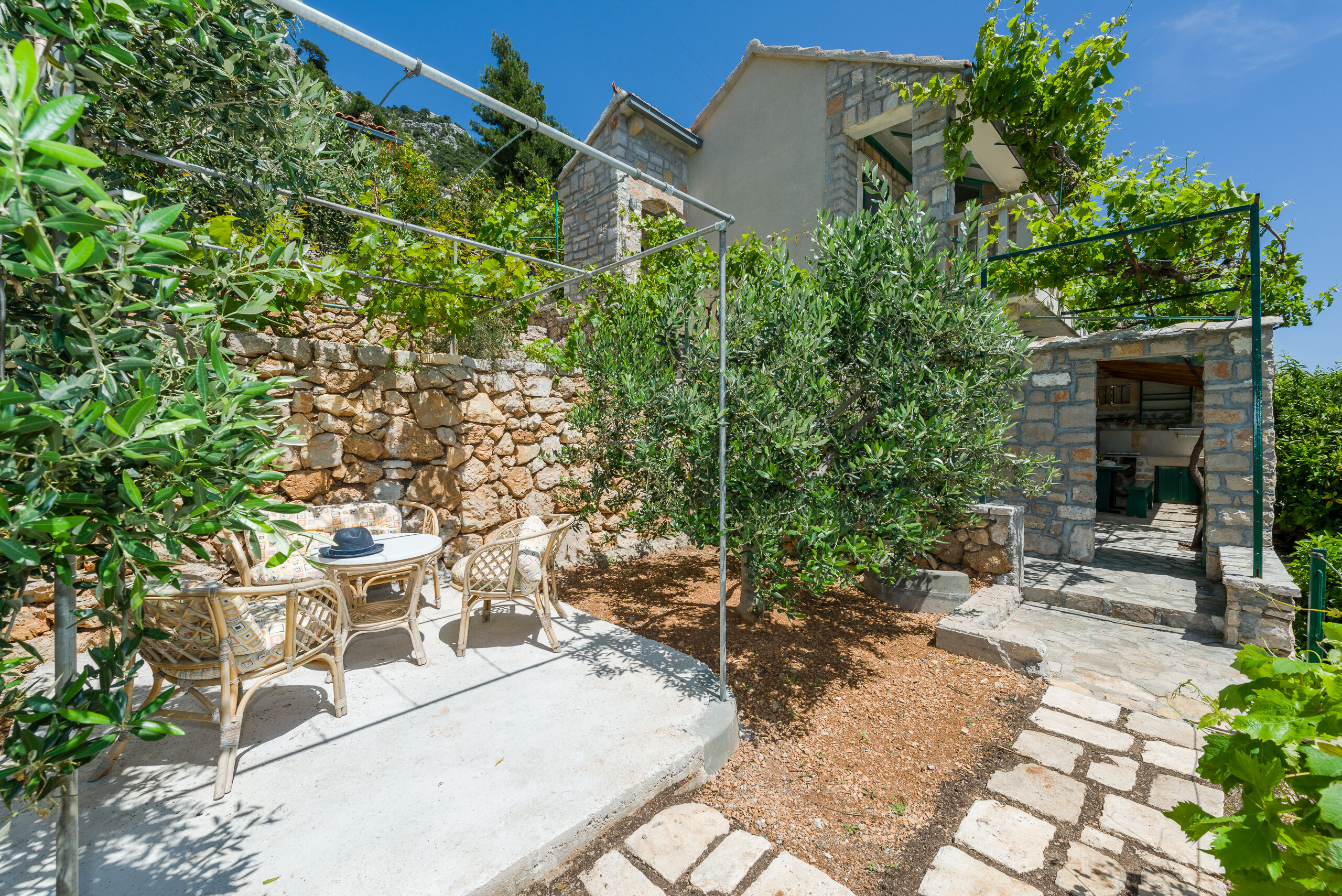 Apartments Nada 97951-A1