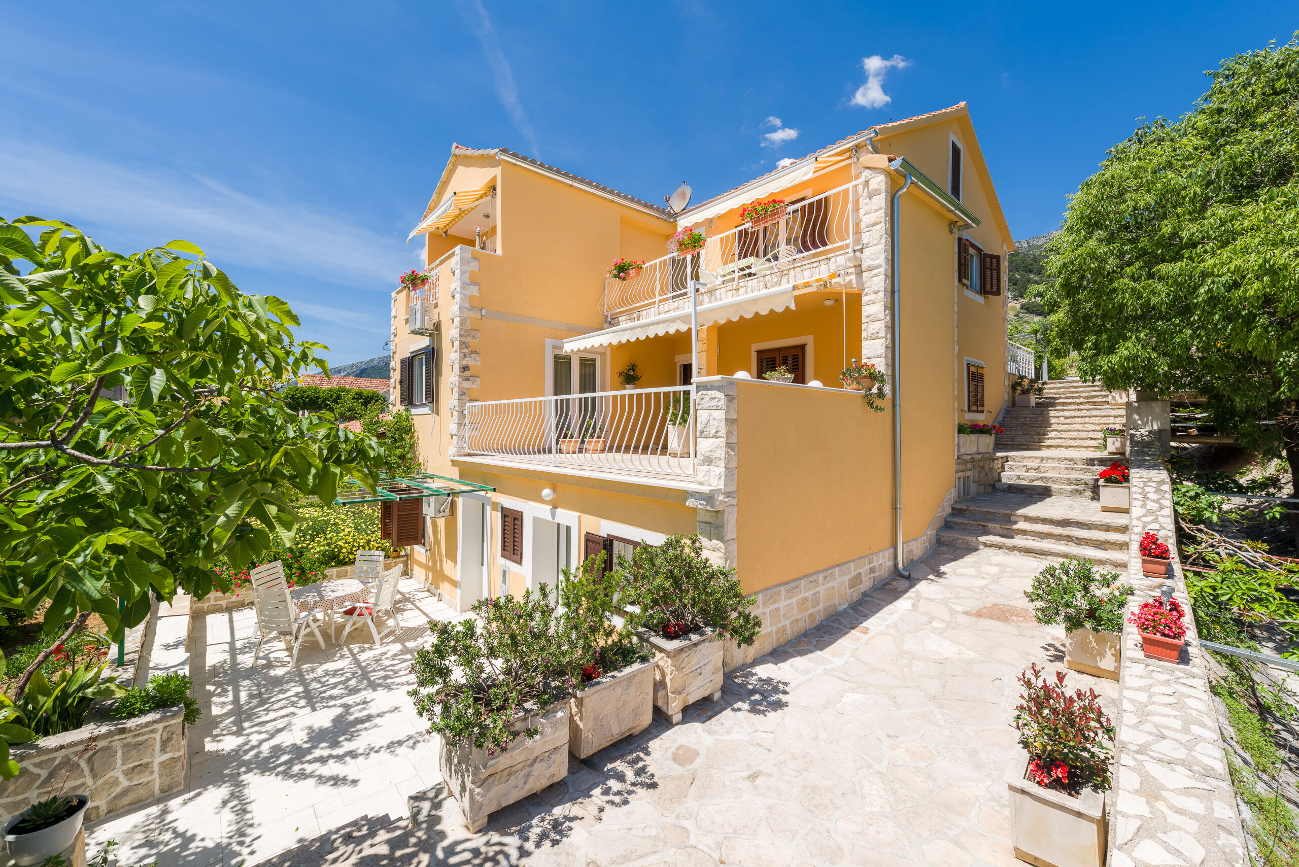 Apartments Nada 97961-A1