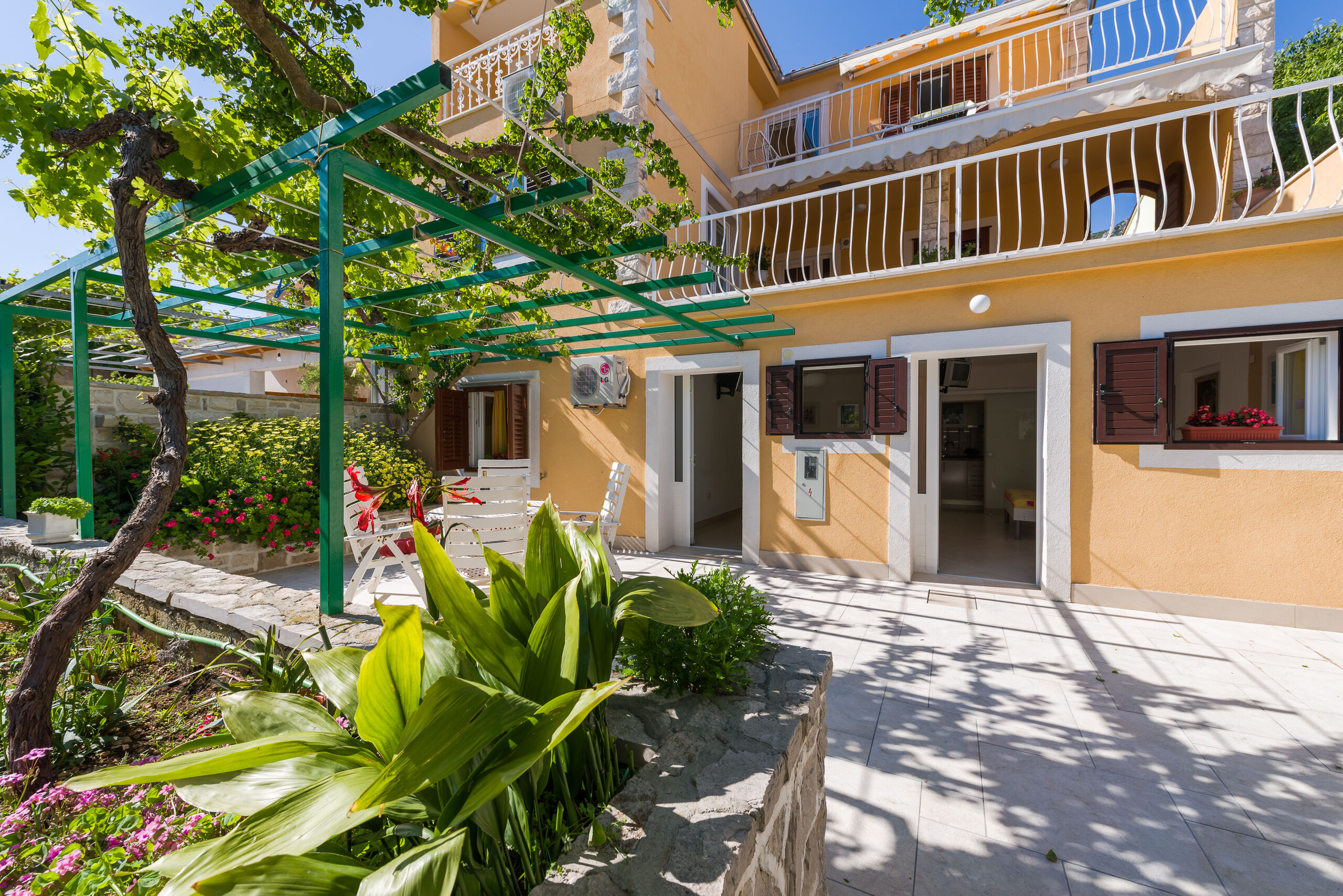 Apartments Nada 97961-A4