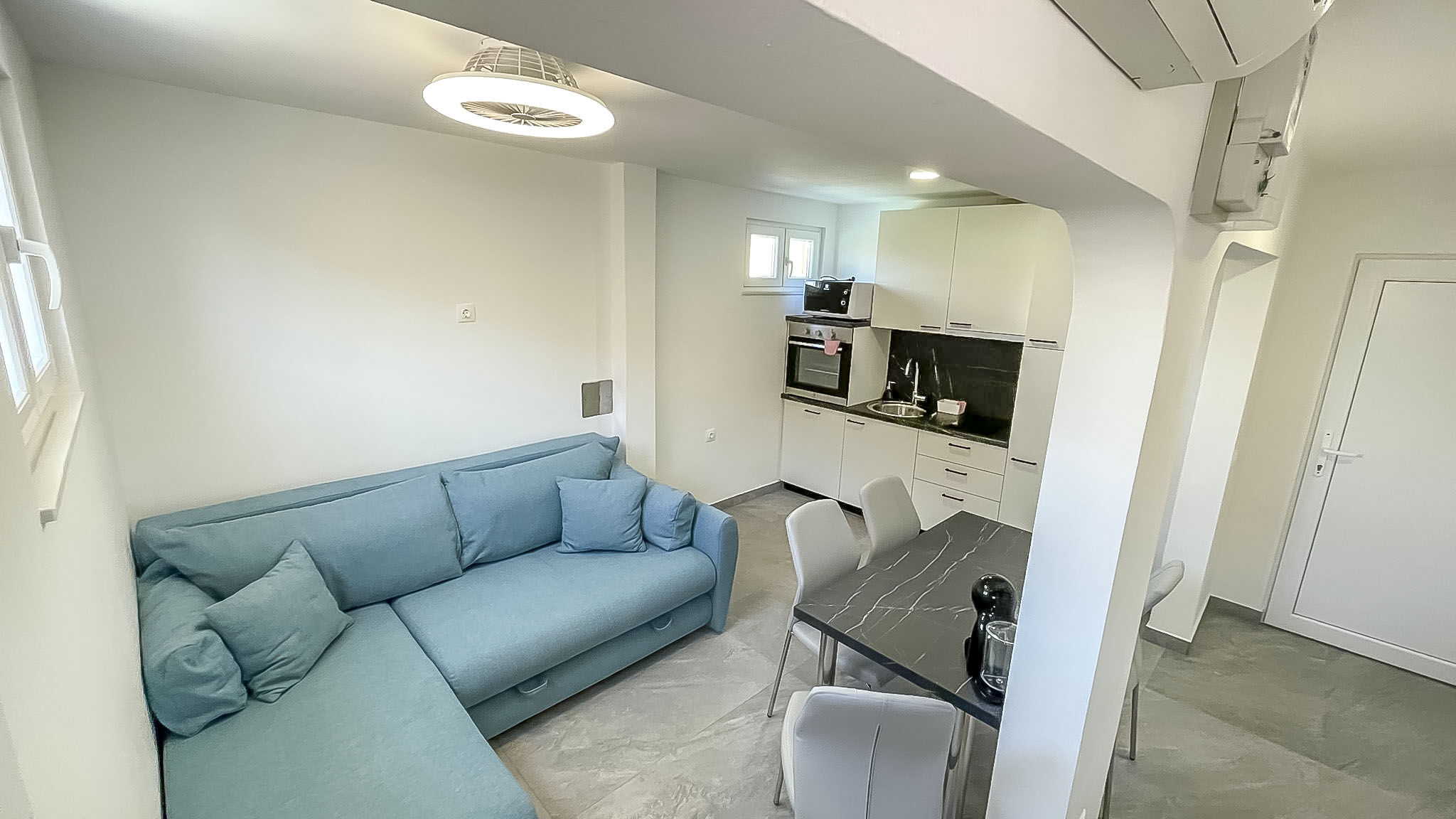 Apartments Rouge 82871-A2