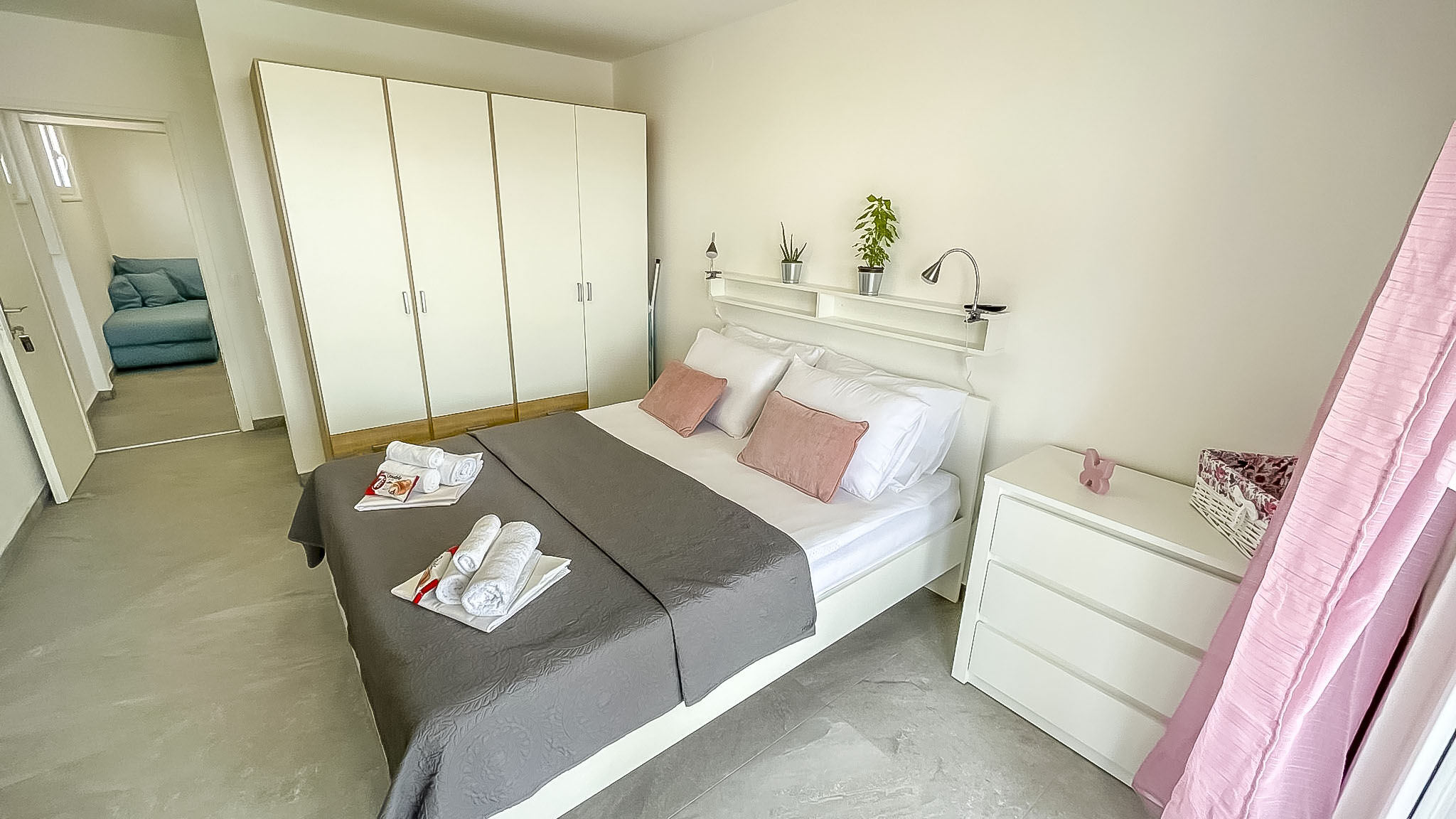 Apartments Rouge 82871-A2