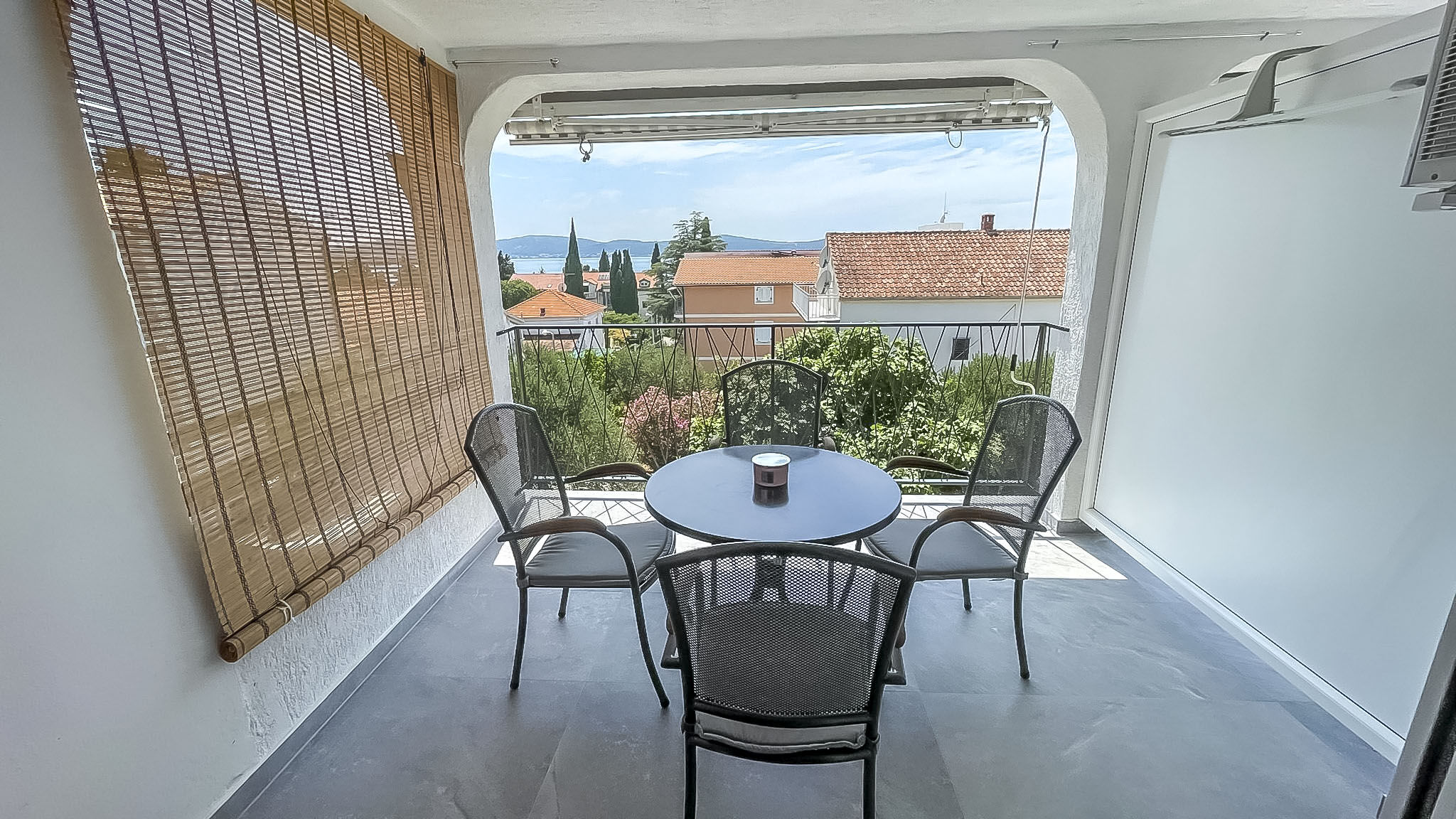 Apartments Rouge 82871-A1