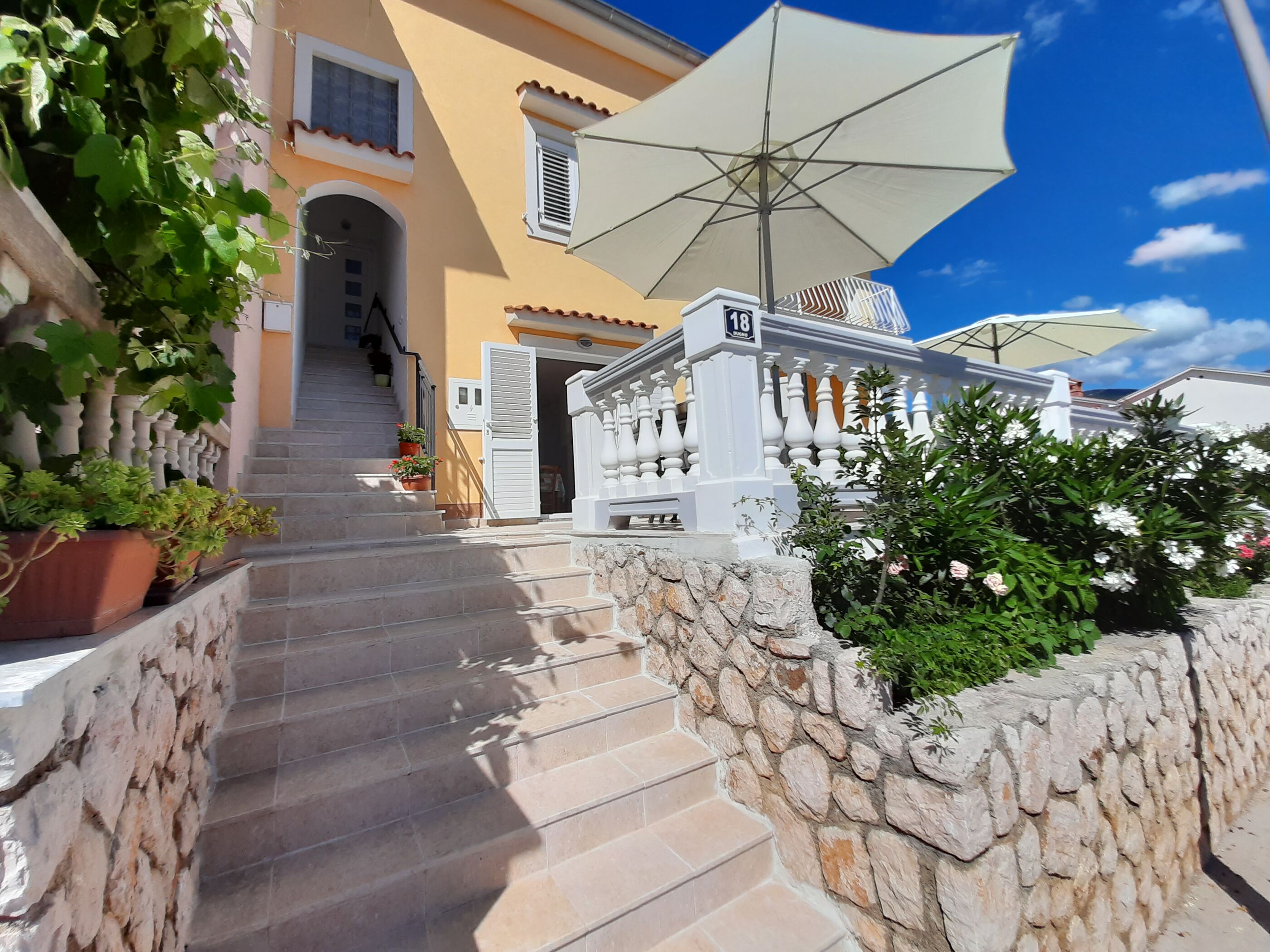 Apartments Pavelić 31871-A1