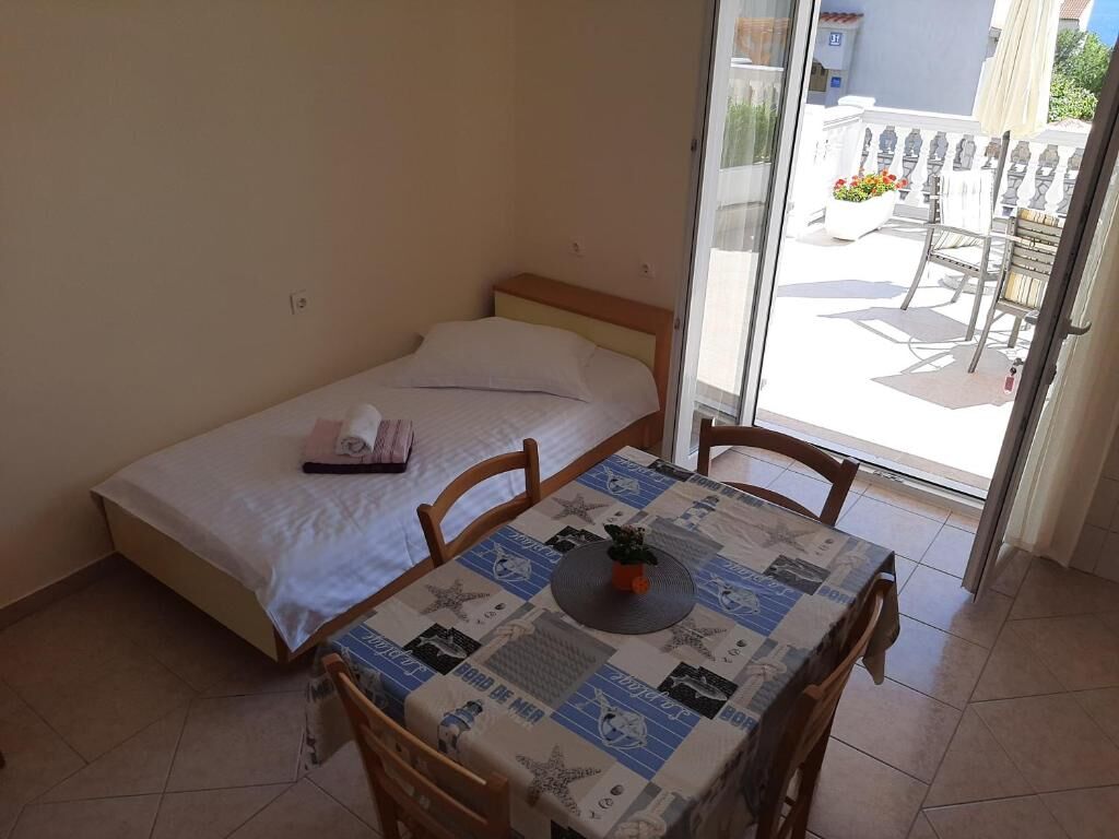 Apartments Pavelić 31871-A2