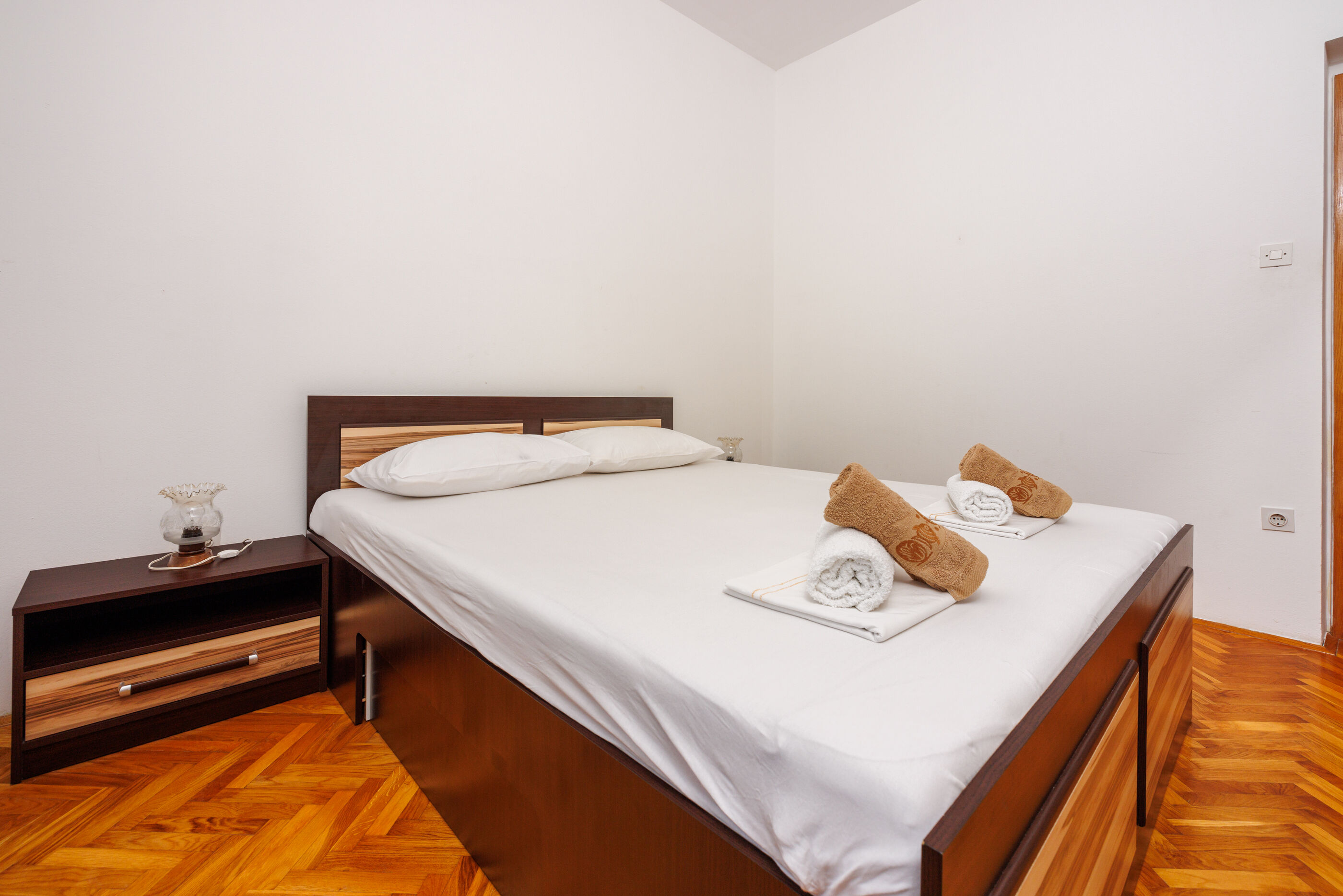 Apartments Davorka 62464-A1