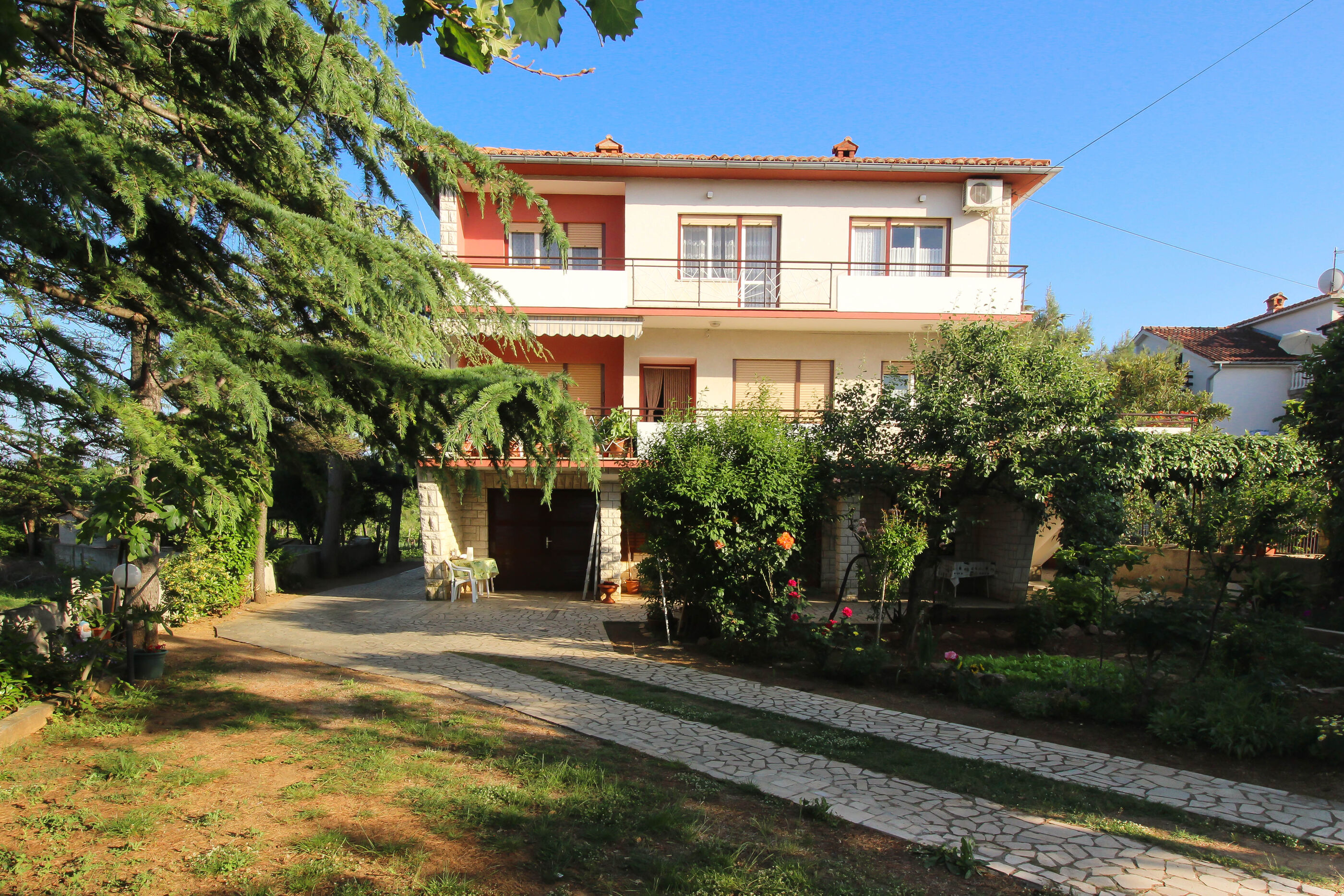 Apartments Jakominić A2