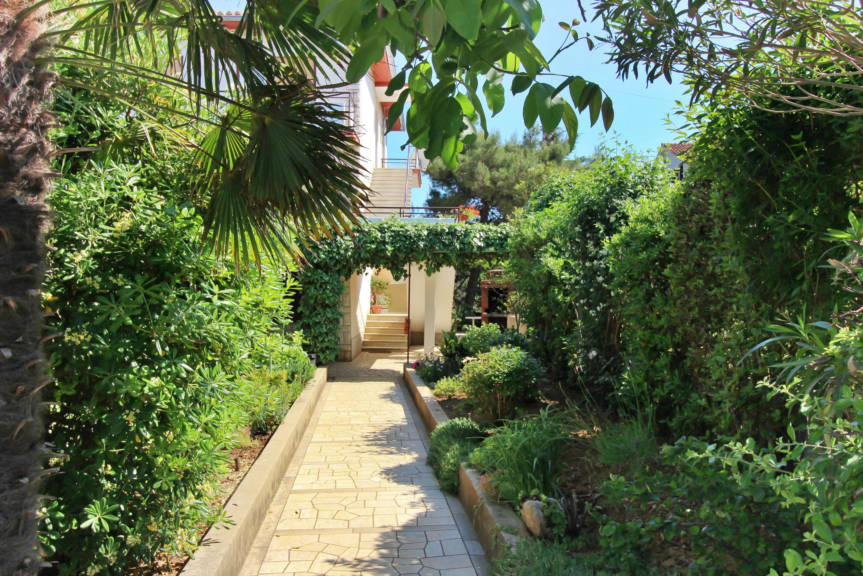 Apartments Jakominić A2