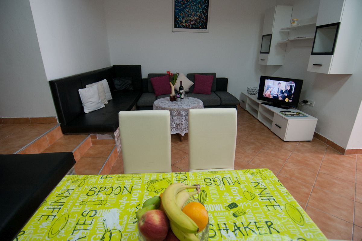 Apartments Lovran 98081-A2