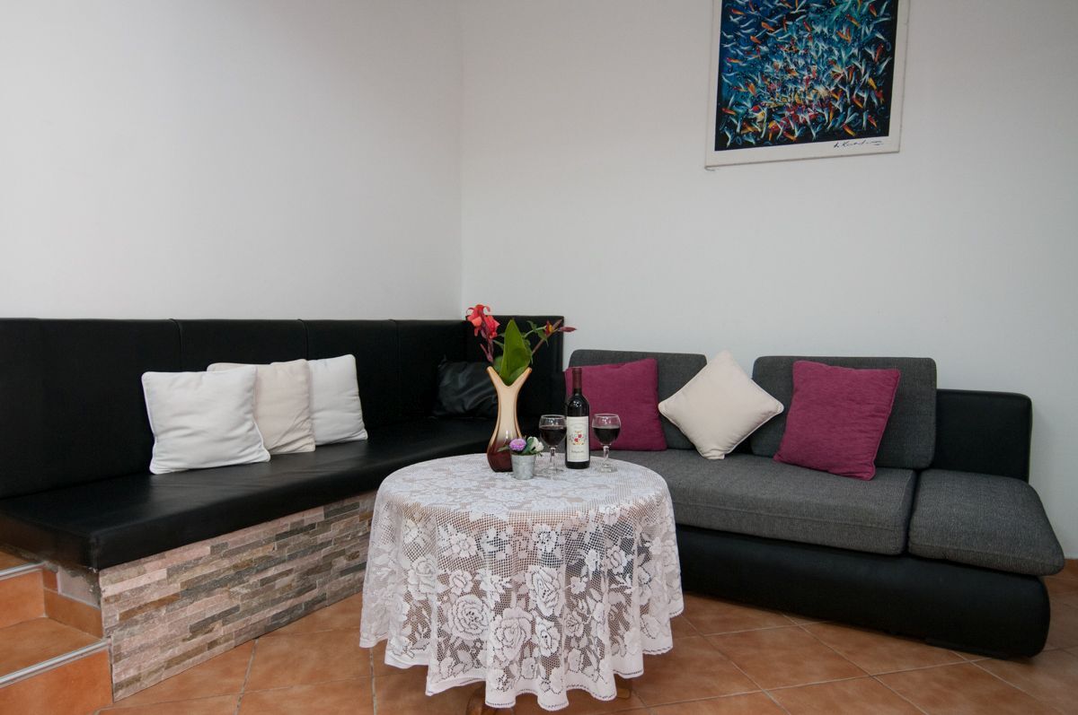 Apartments Lovran 98081-A2