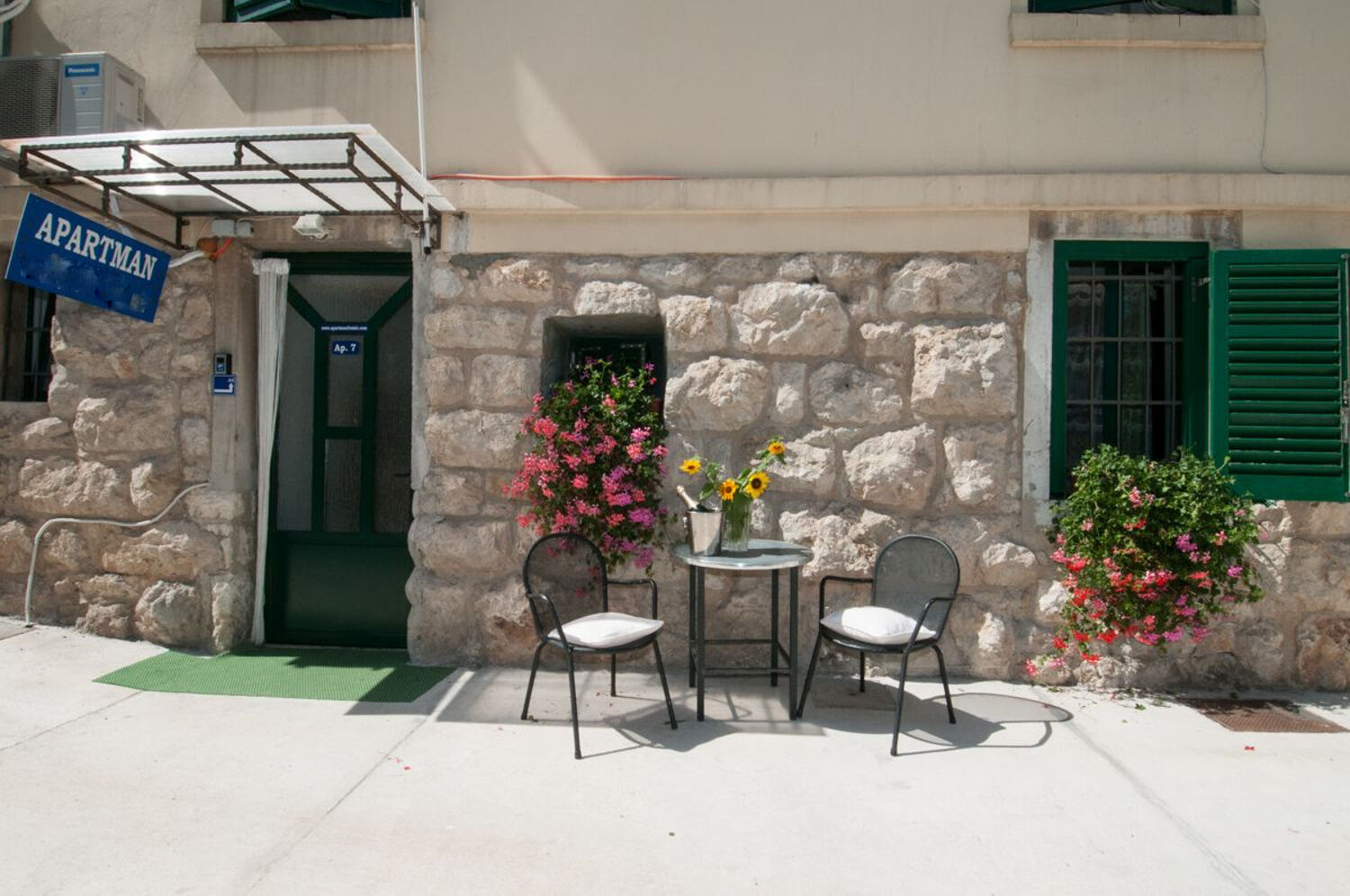 Apartments Lovran 98081-A1