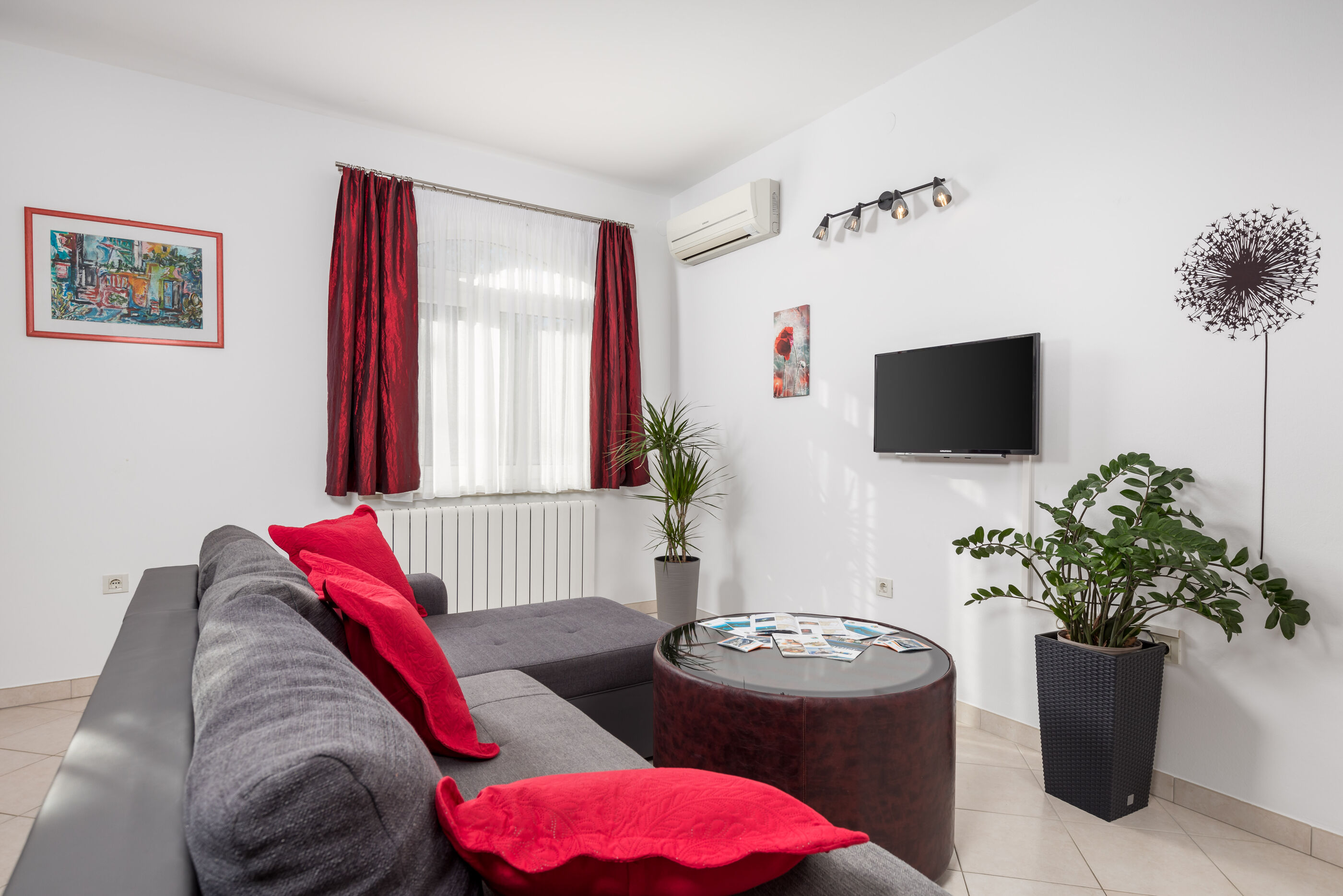 Apartments and Room Slavica 68421-A1
