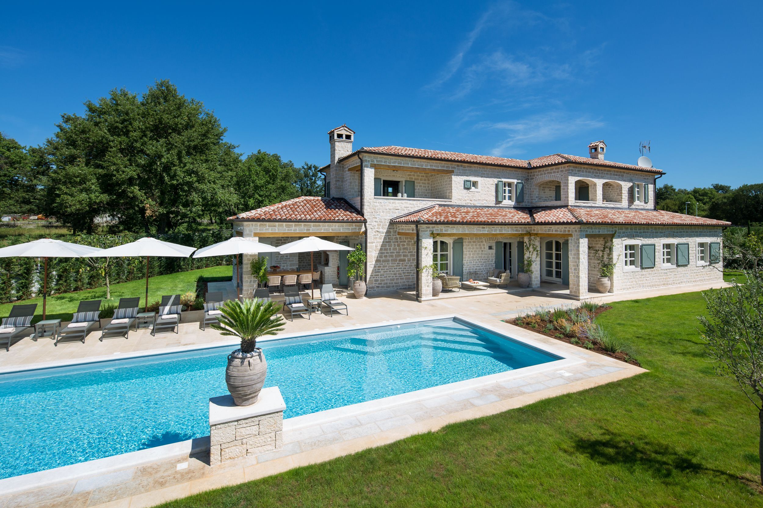 Villa Nevia Exclusive 16924-K1