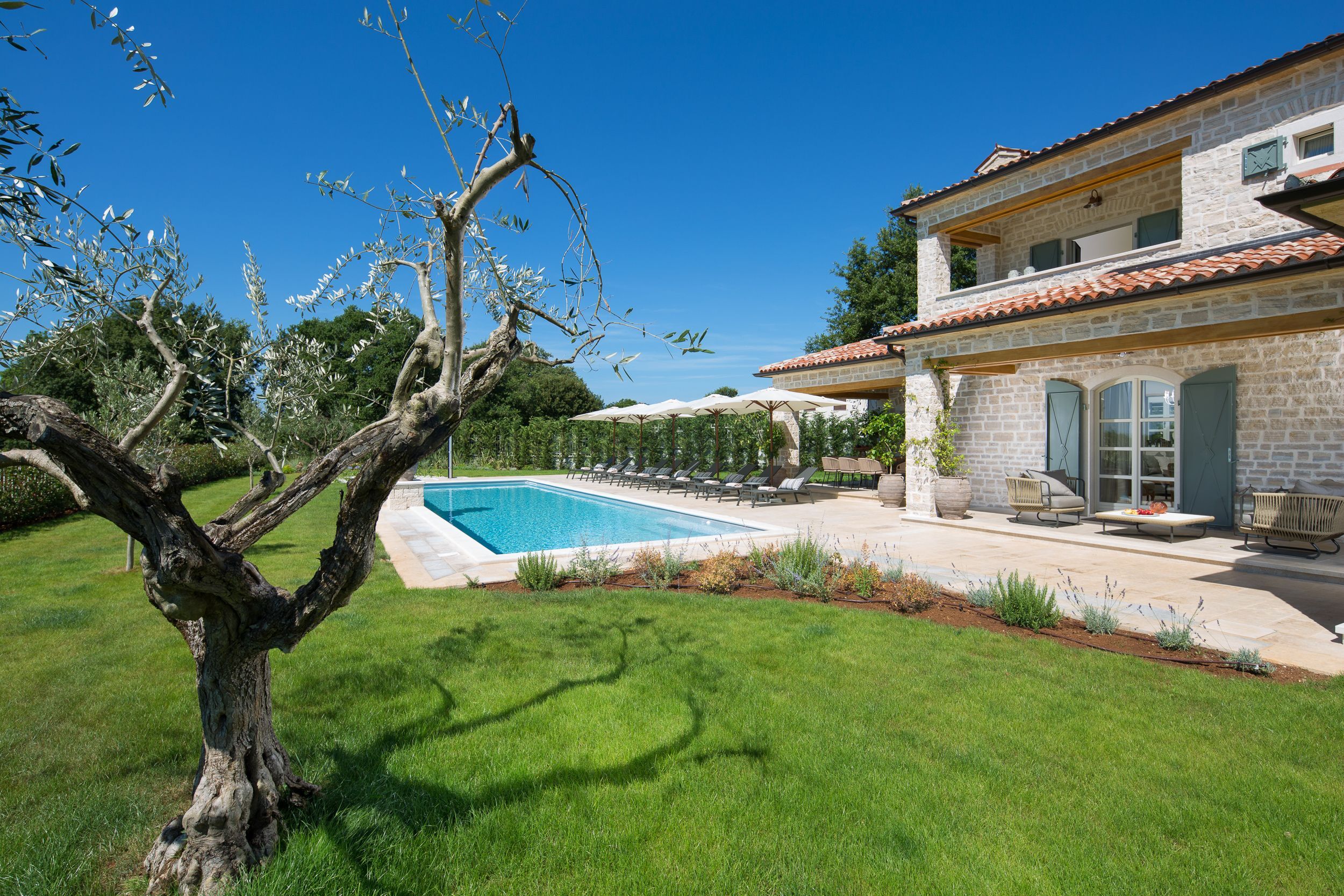 Villa Nevia Exclusive 16924-K1