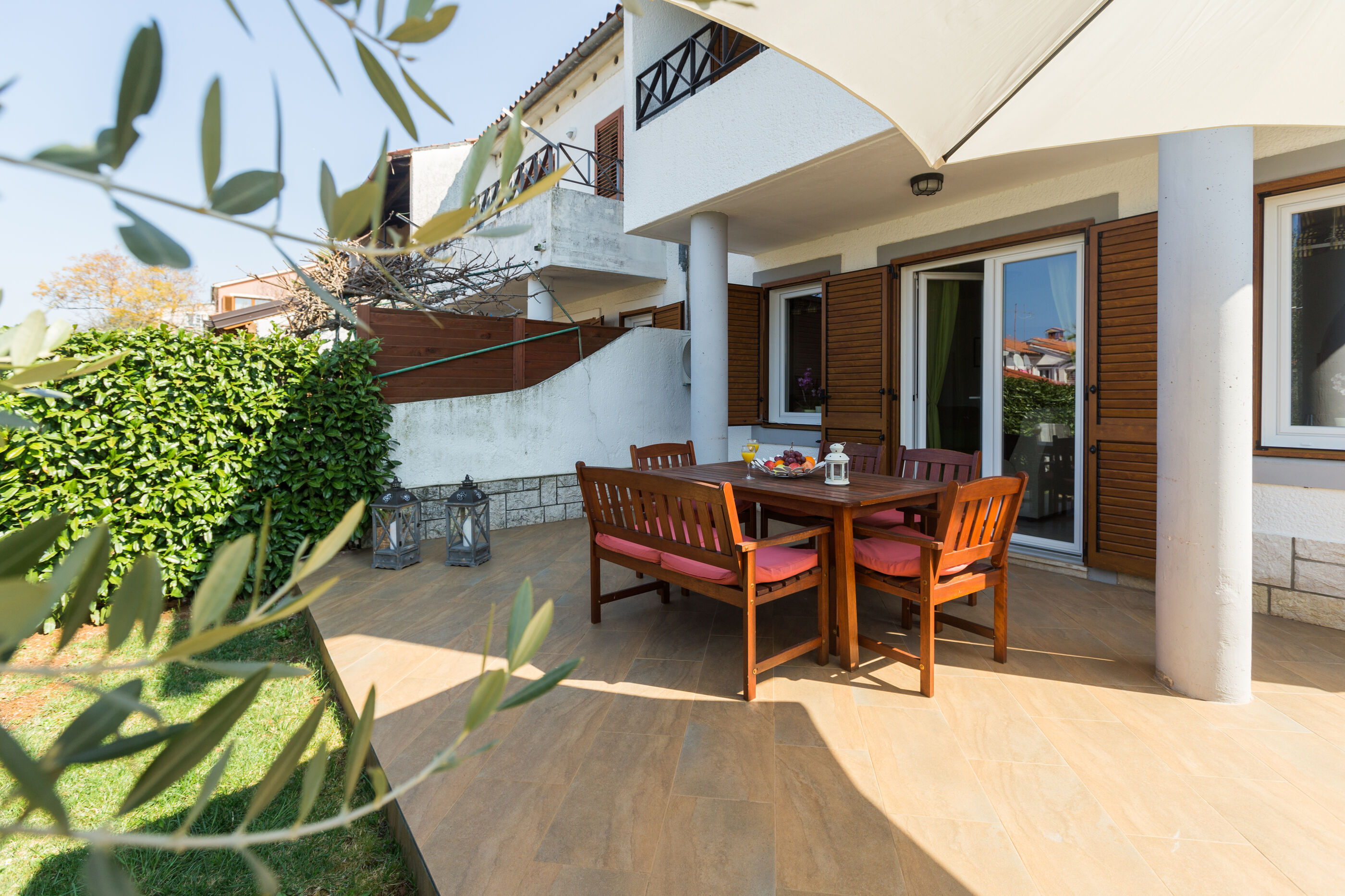 House Oliva 84882-K1