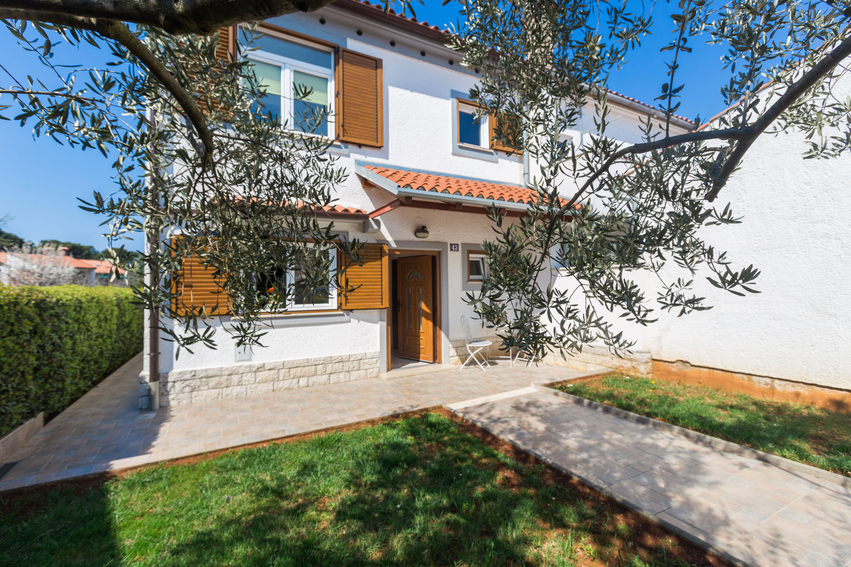 House Oliva 84882-K1