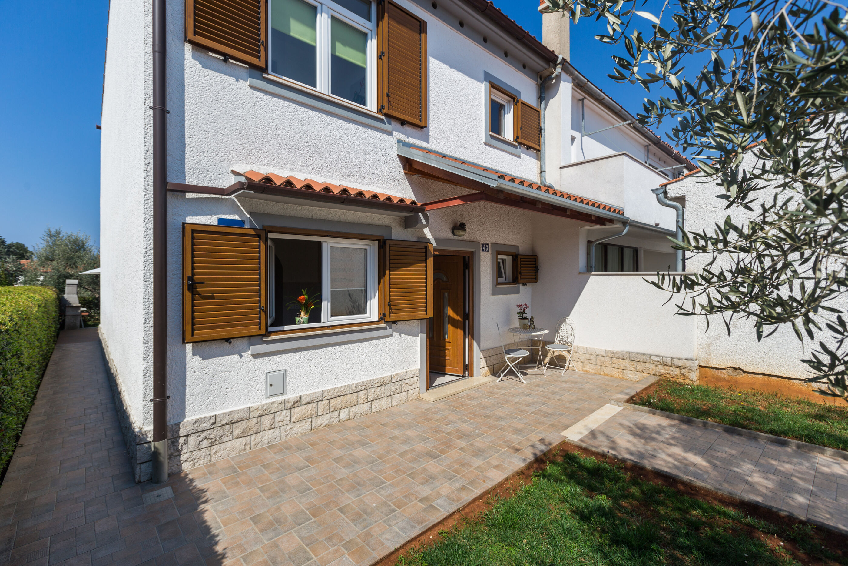 House Oliva 84882-K1