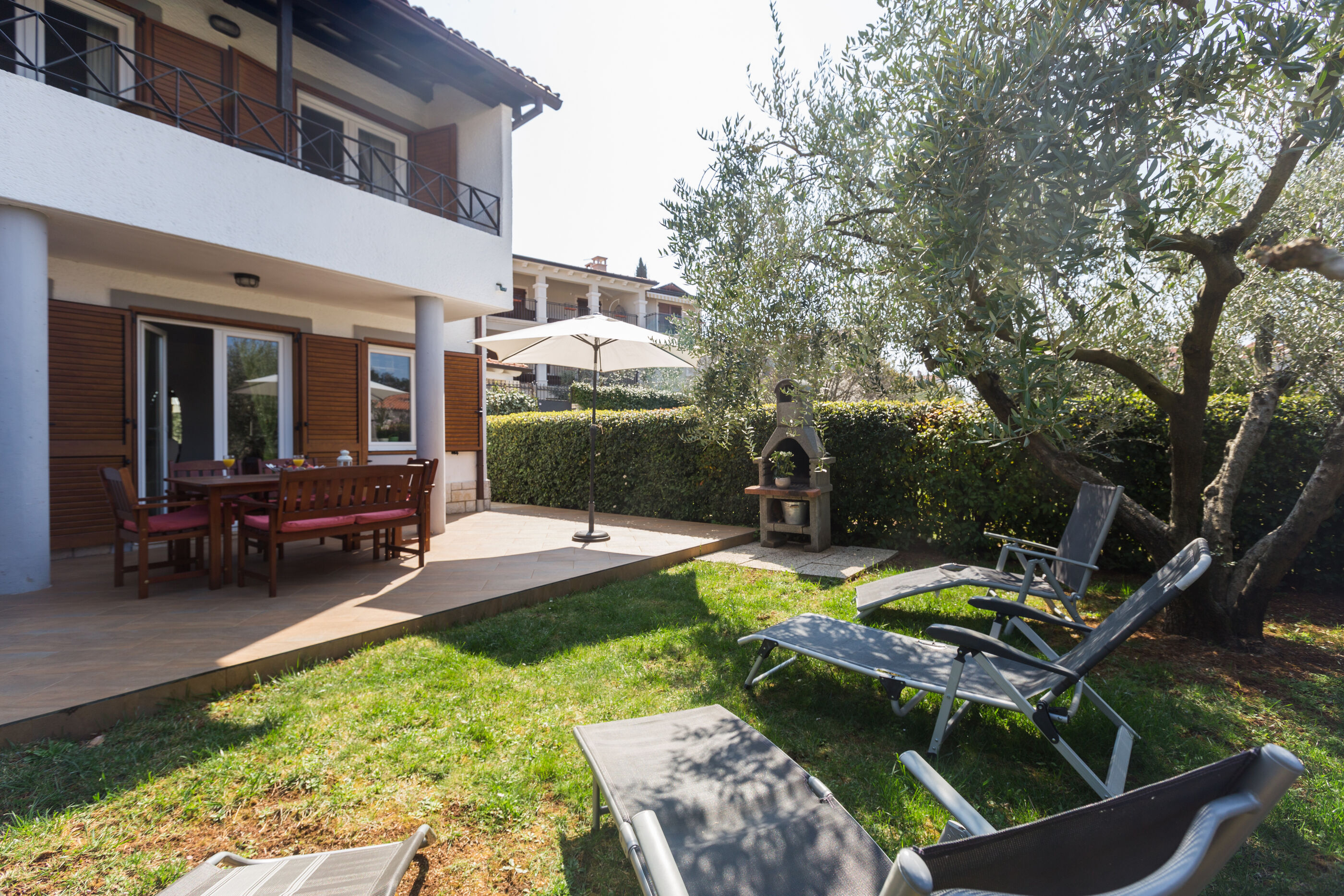 House Oliva 84882-K1