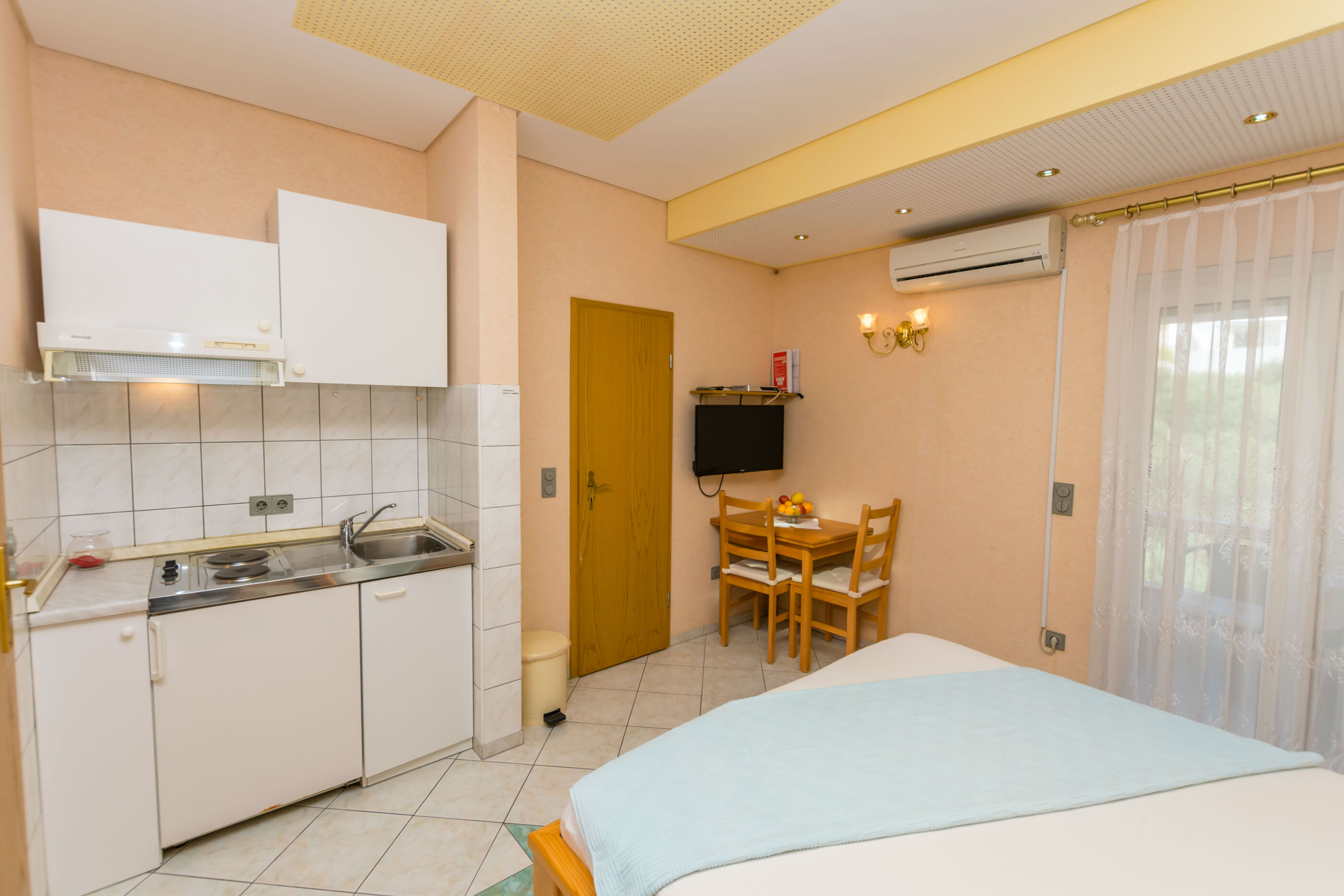 Apartments Tonko 98131-A8