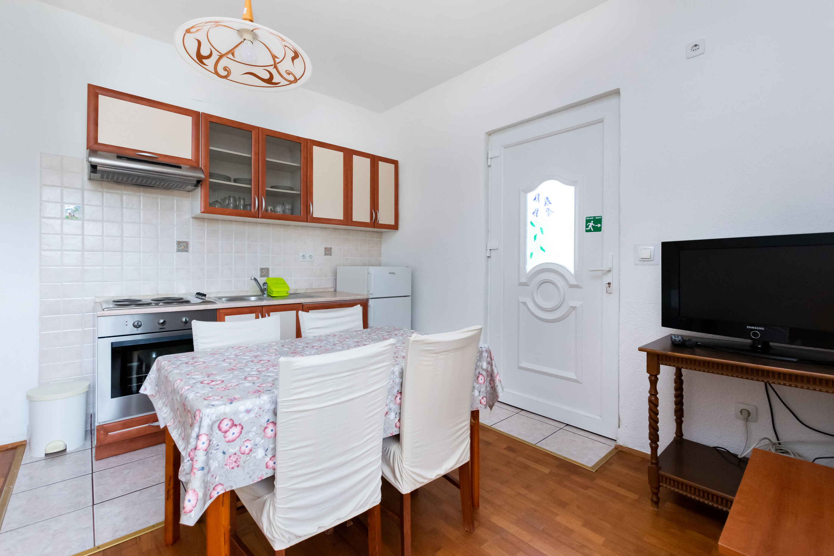 Apartments Ljubica J 89951-A5