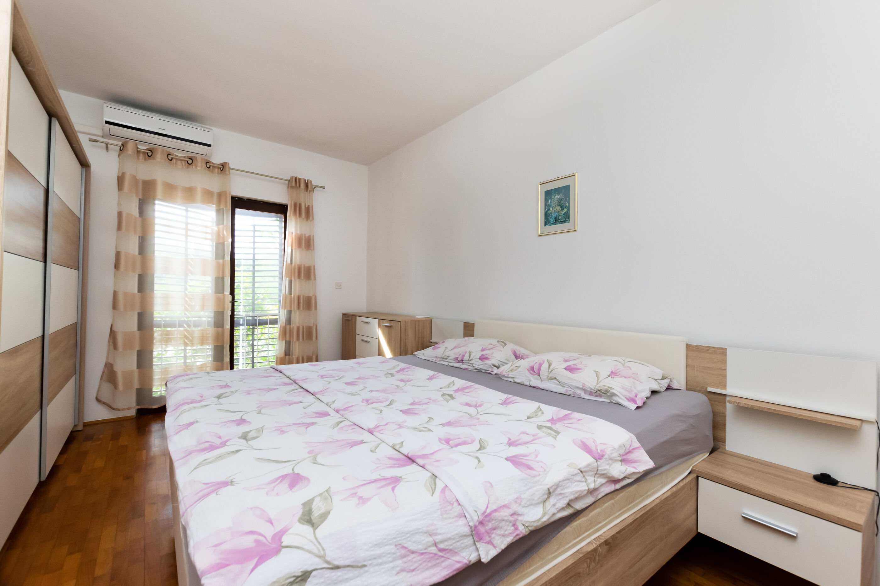 Apartments Ljubica J 89951-A5