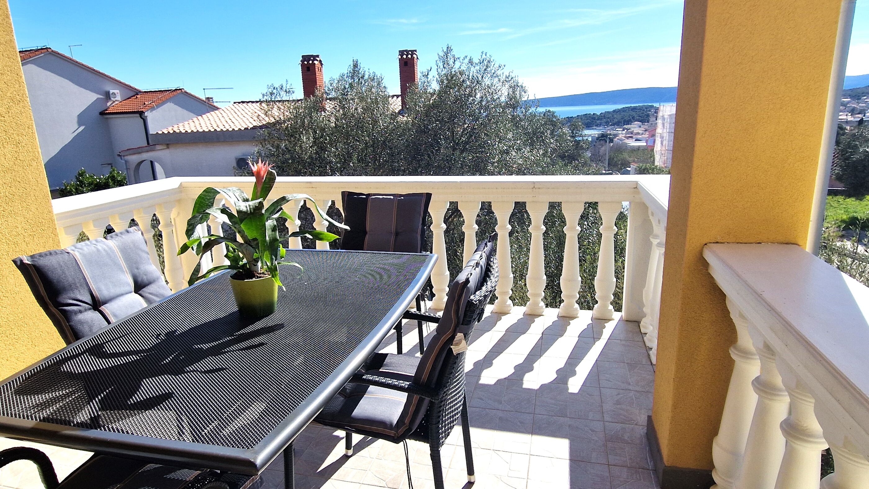 Apartments Ivan 15781-A2