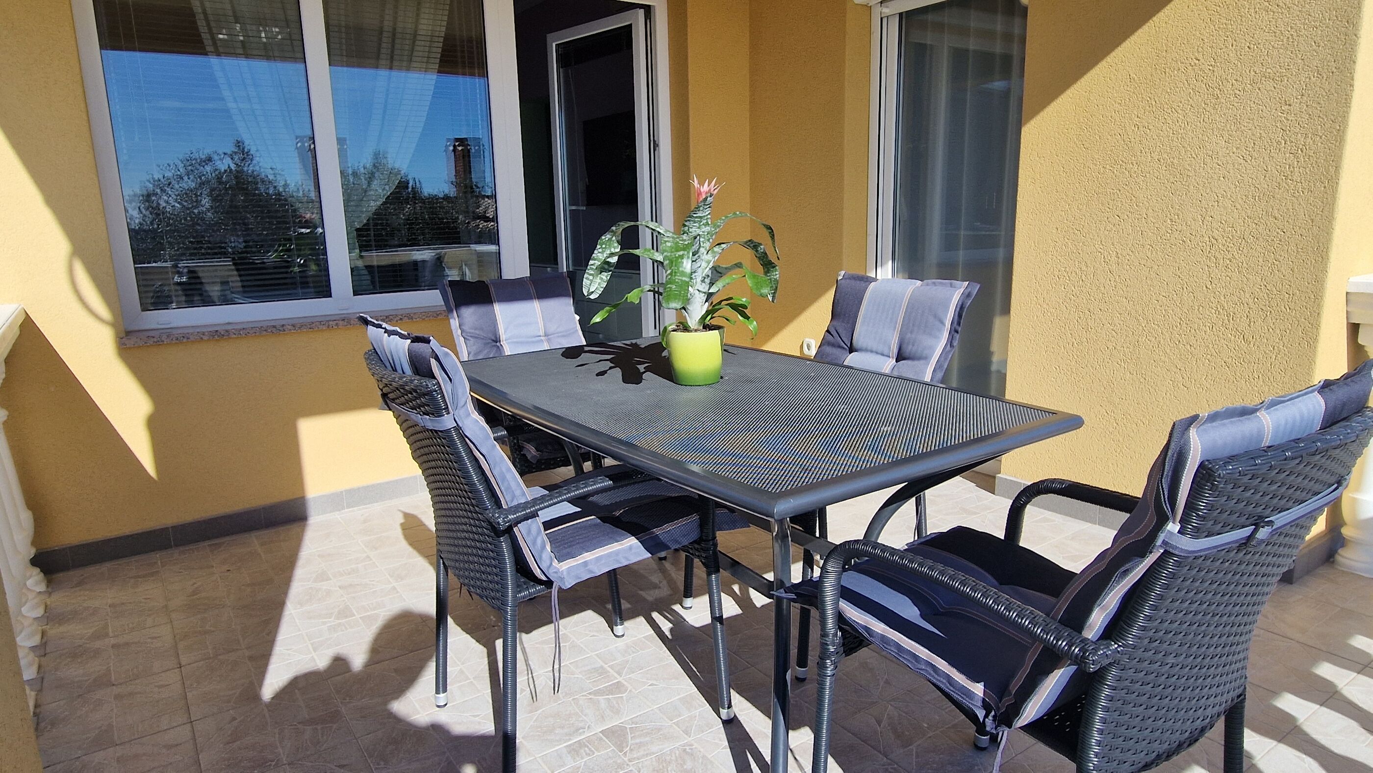 Apartments Ivan 15781-A2