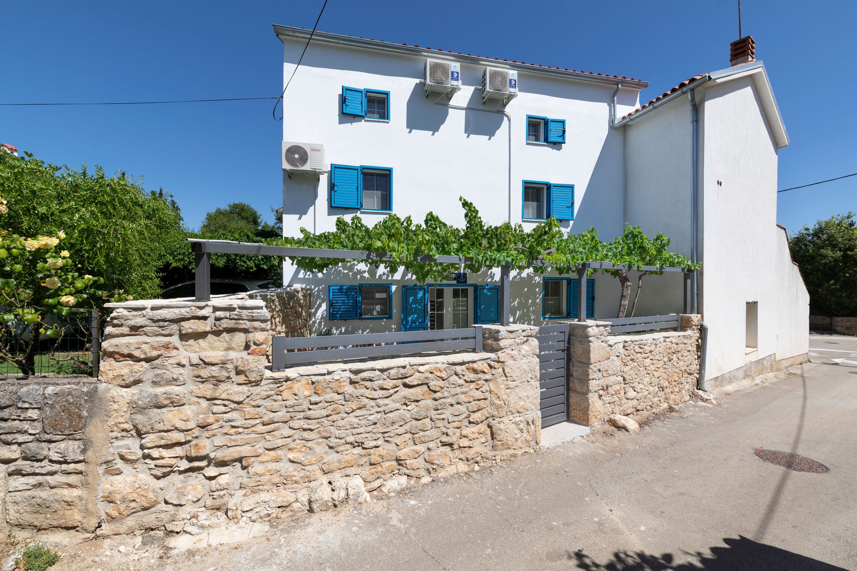 House Holiday House Bernarda 43914-A1