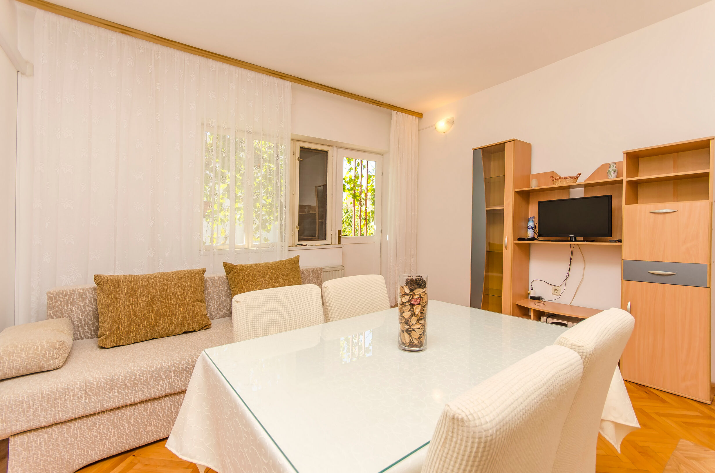 Apartments Neva 78161-A2