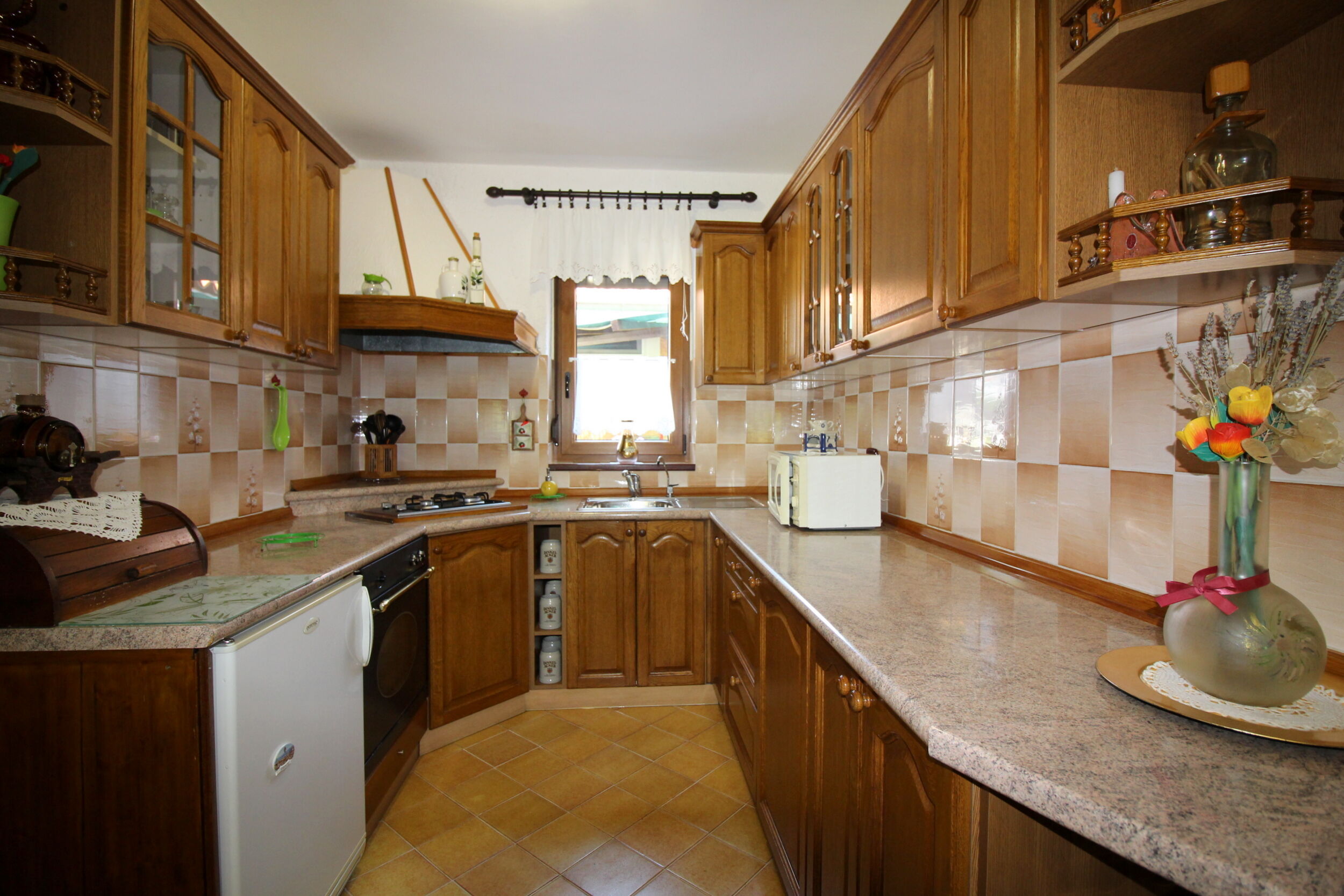 House Bella s lijepim vrtom i whirlpool-om 97489-K1