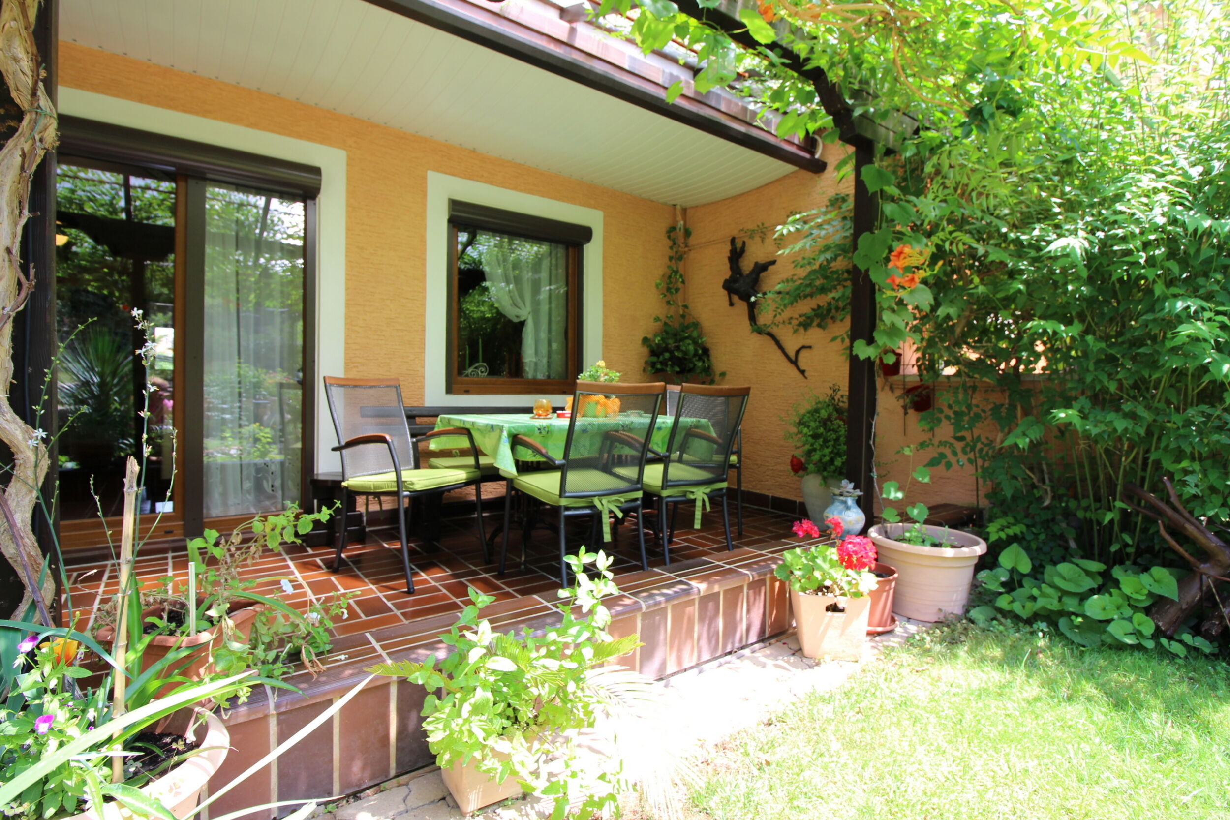 House Bella s lijepim vrtom i whirlpool-om 97489-K1