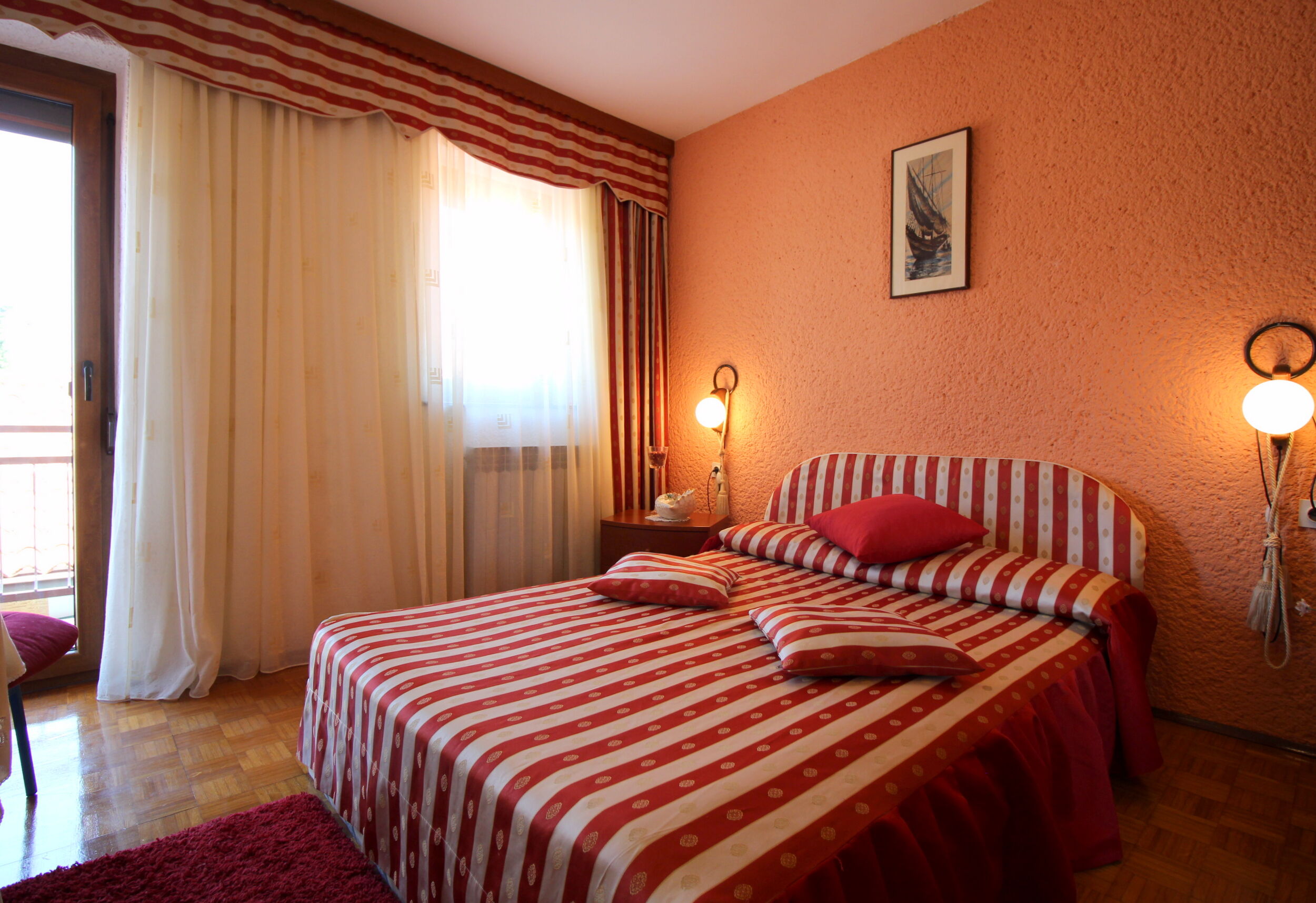 House Bella s lijepim vrtom i whirlpool-om 97489-K1