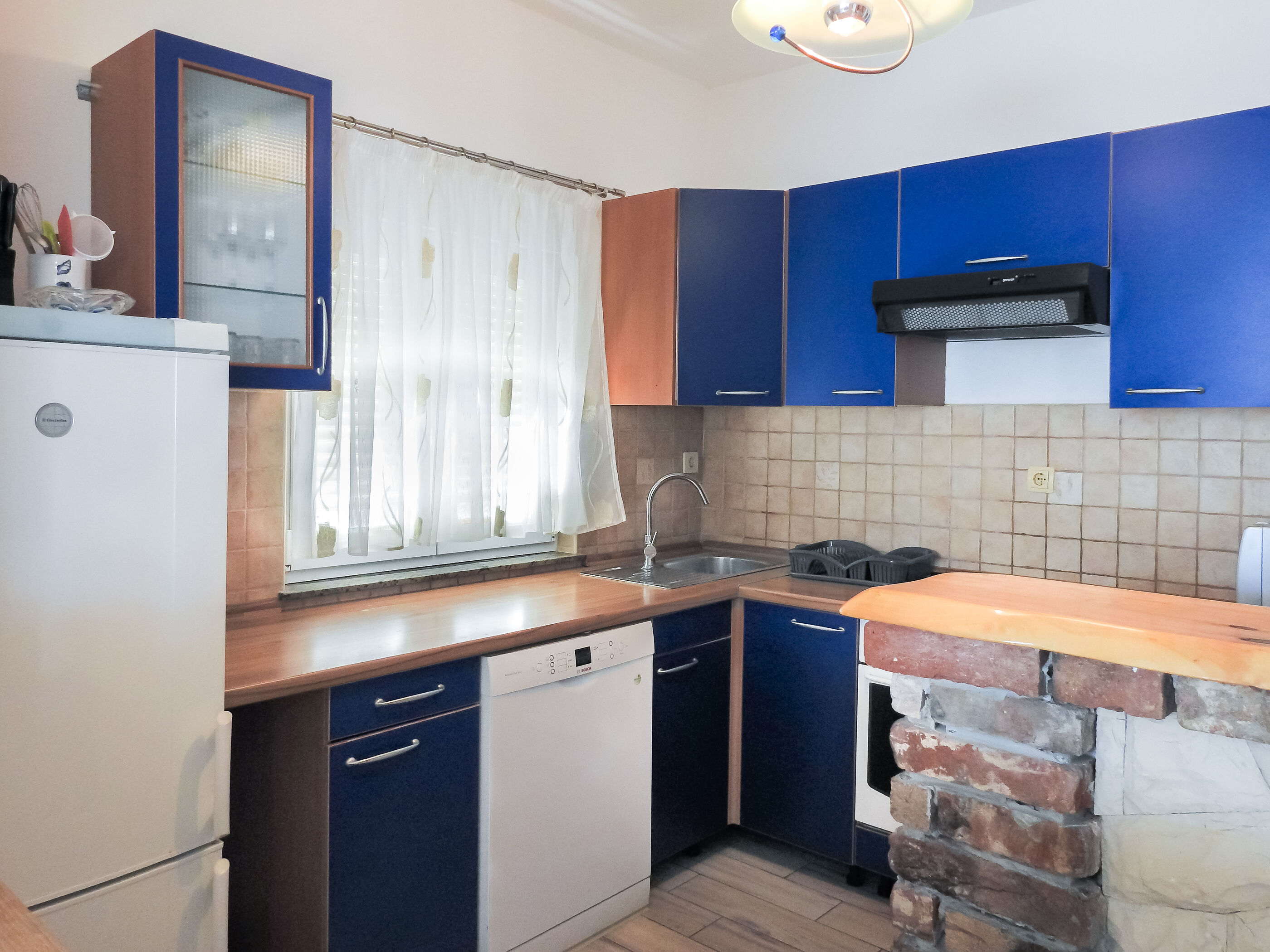 Apartments Nikolina J 98229-A1