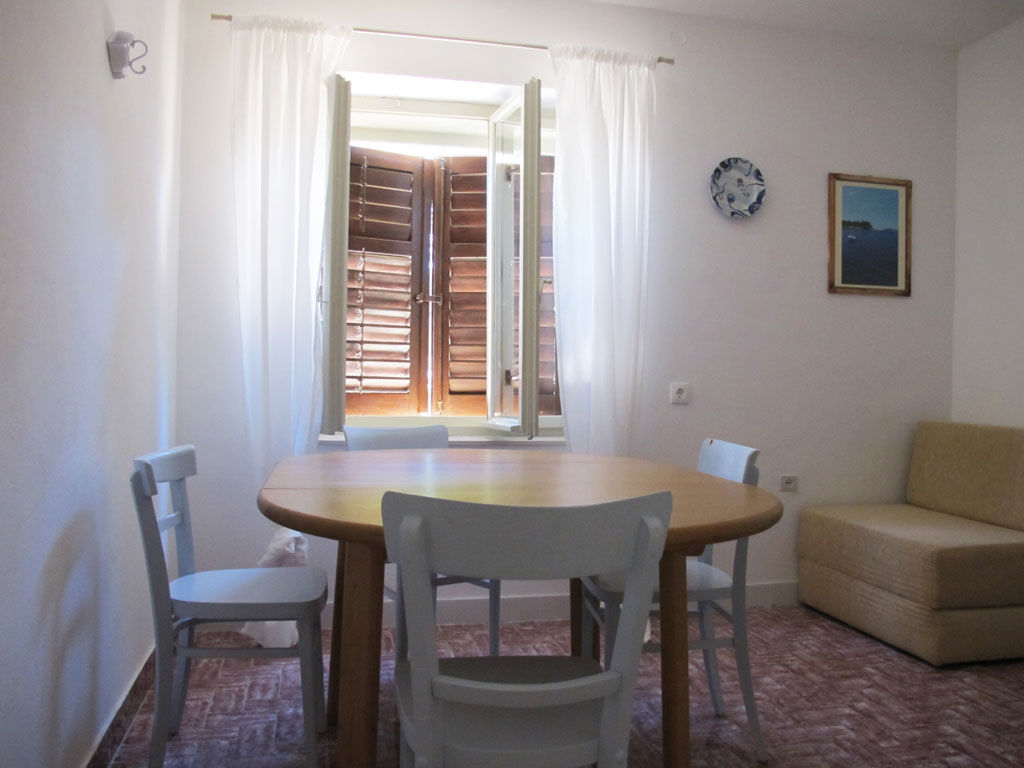 Apartments Marinic 98231-A1