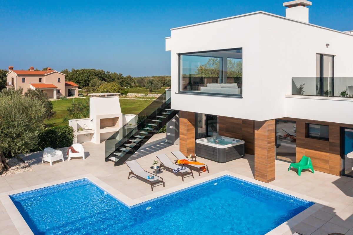 Villa Old Olive III 74286-K1
