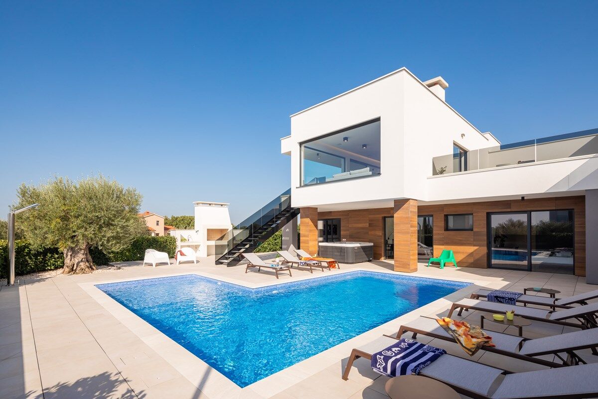 Villa Old Olive III 74286-K1