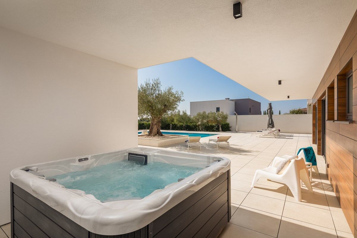 Villa Old Olive VIII 74062-K1