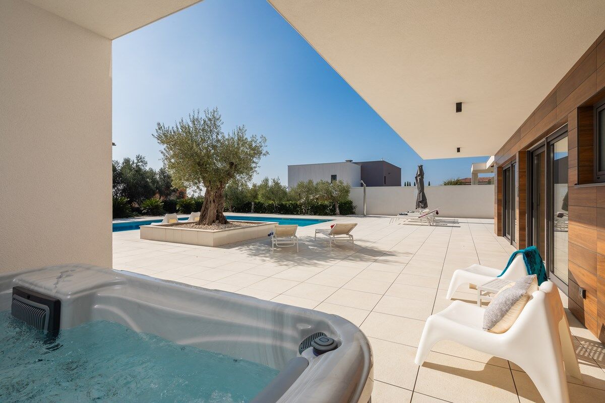Villa Old Olive VIII 74062-K1