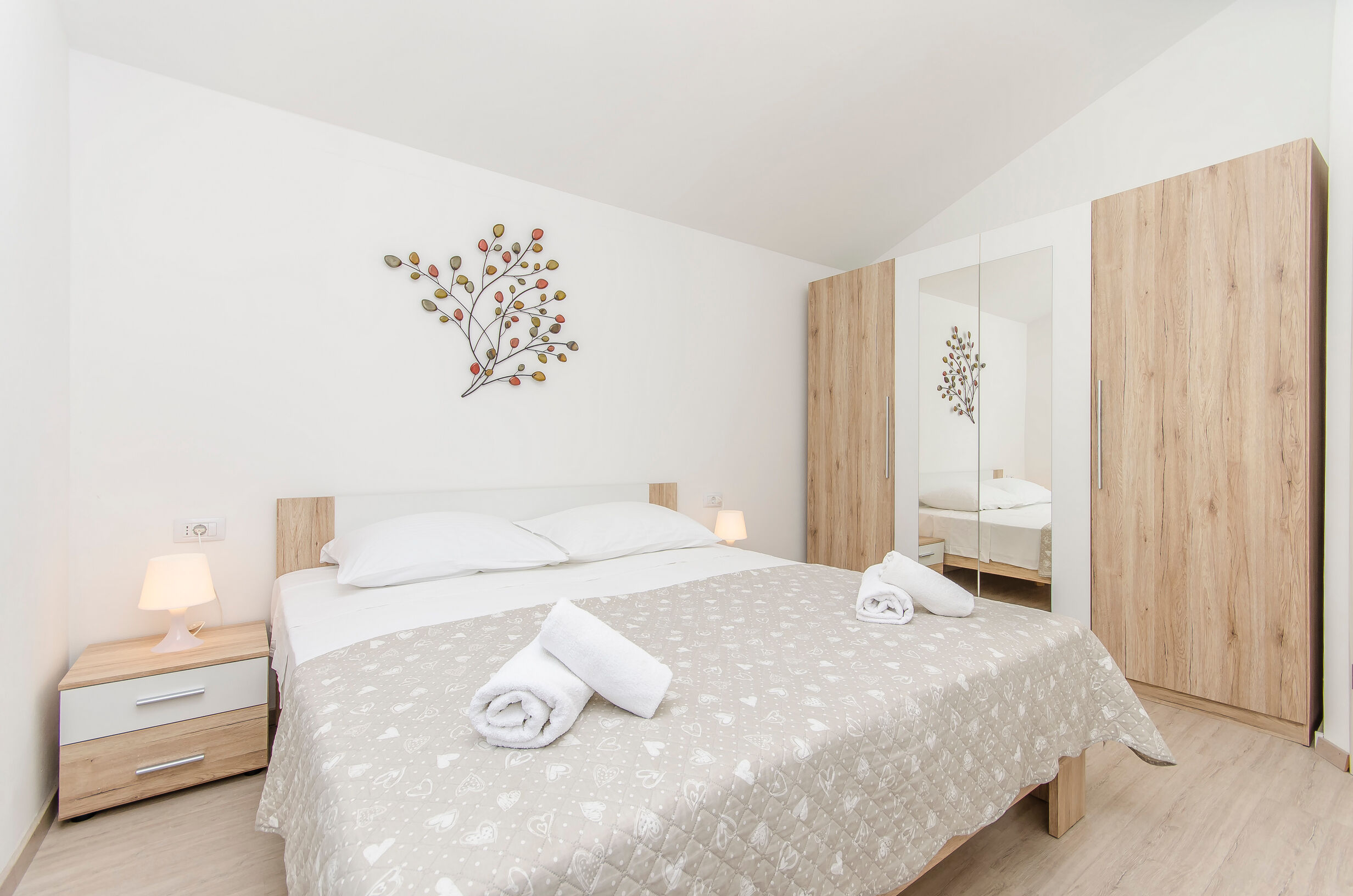 Apartments A-Z 55061-A4
