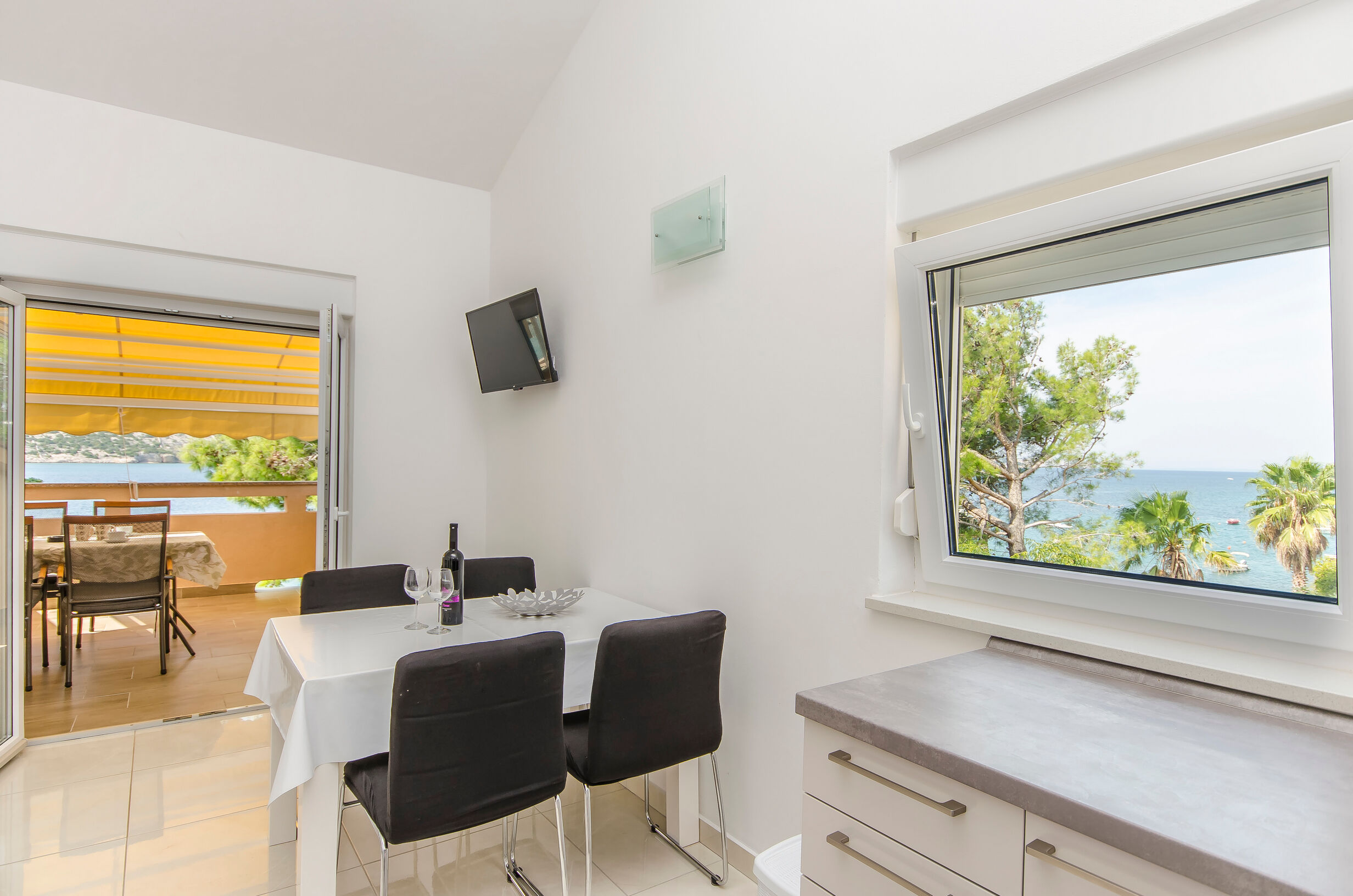 Apartments A-Z 55061-A4