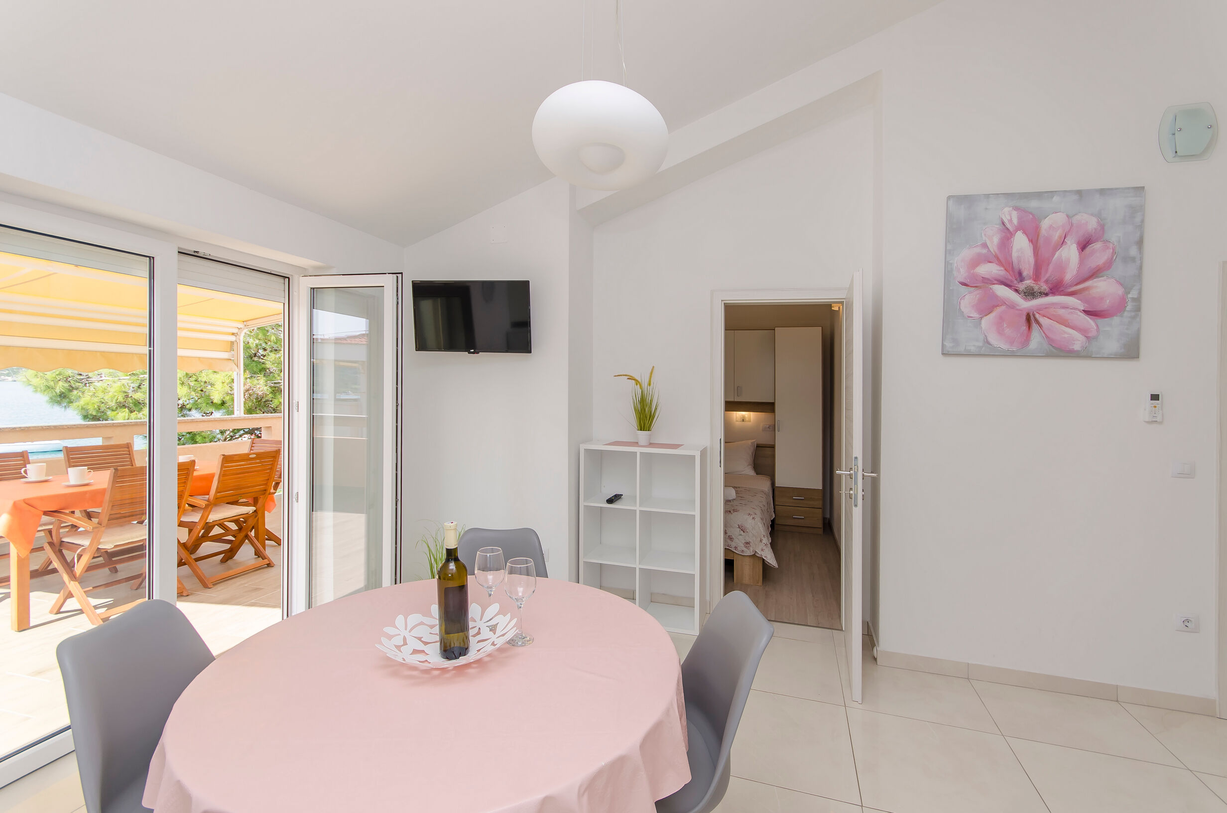 Apartments A-Z 55061-A5