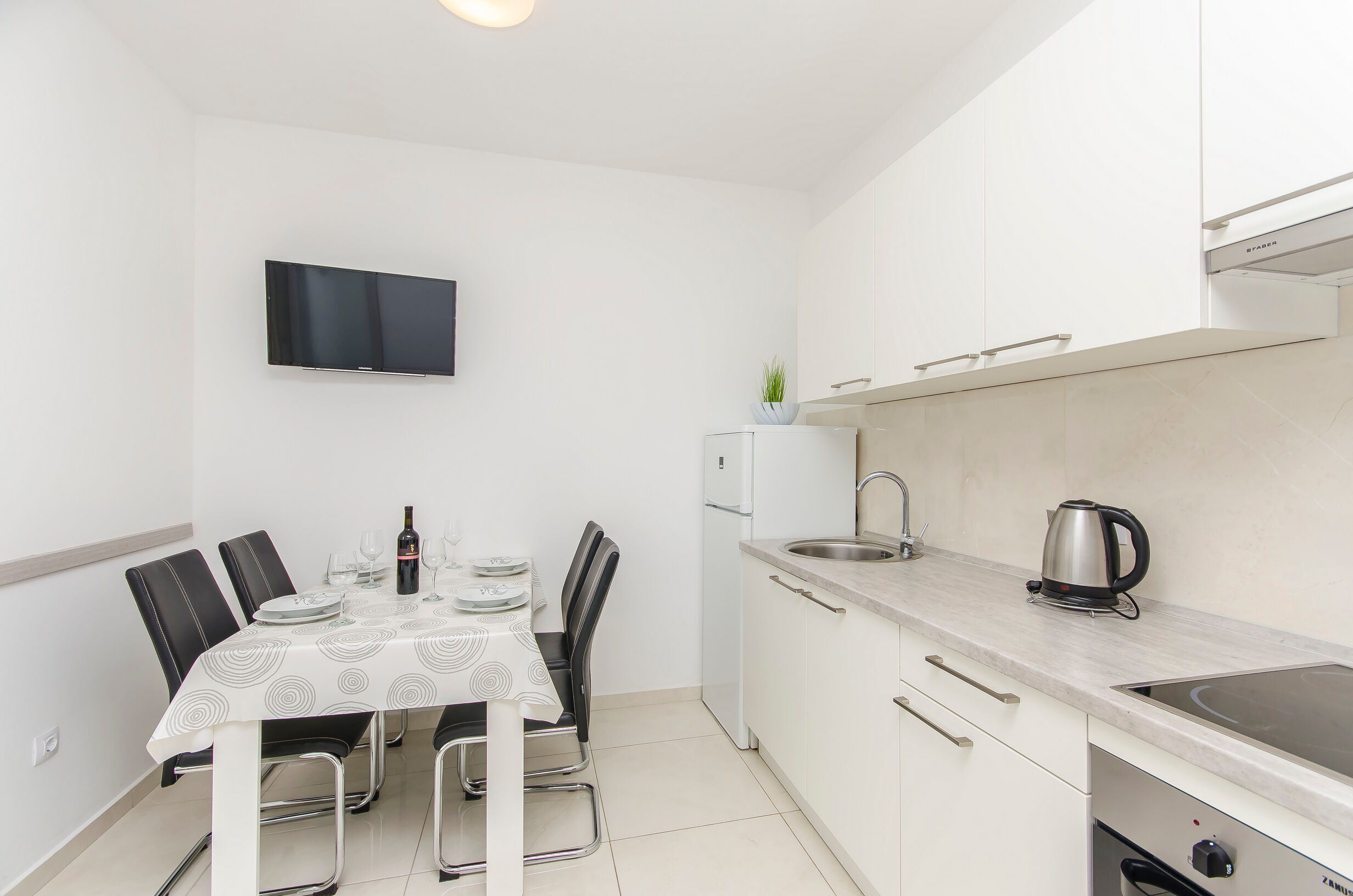 Apartments A-Z 55061-A3