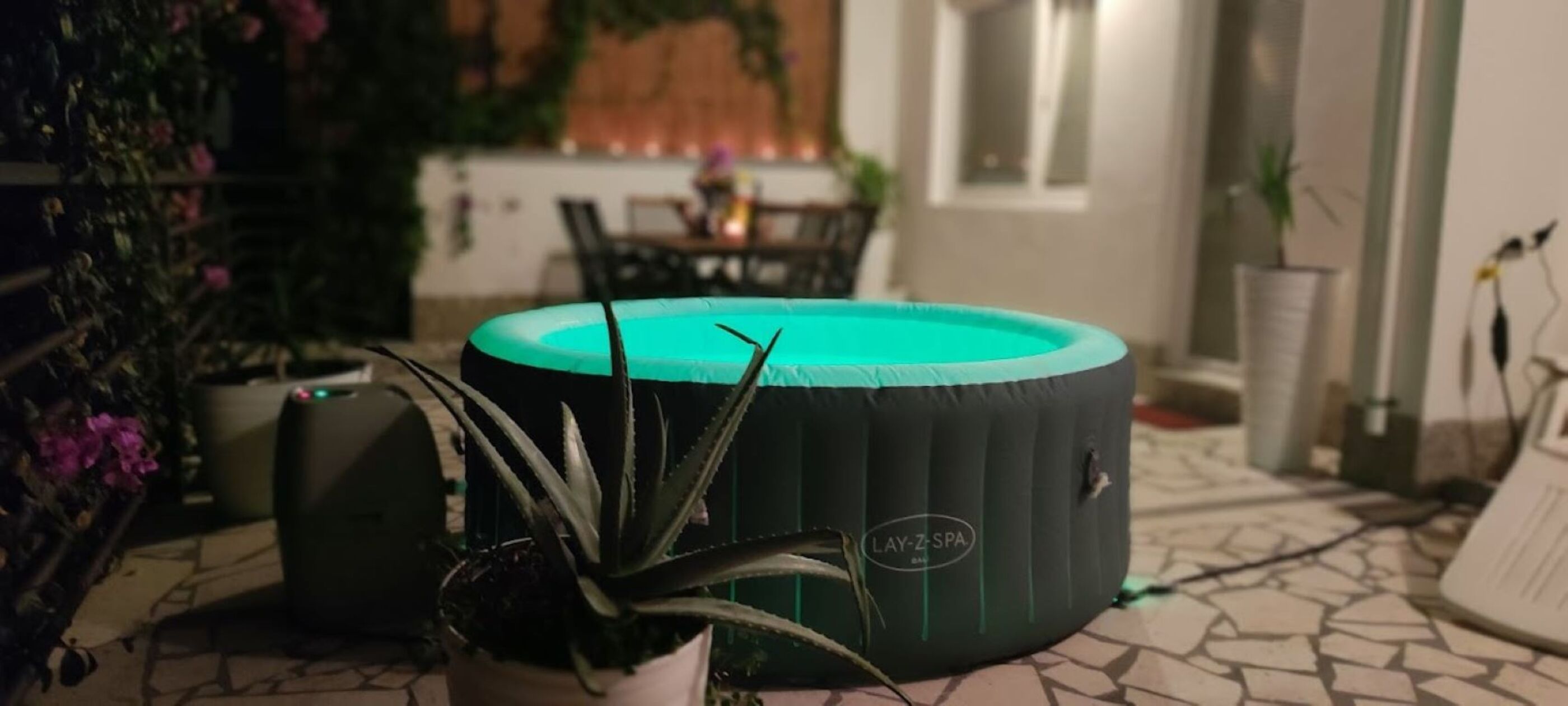 Apartment Jacuzzi Residence 91741-A1