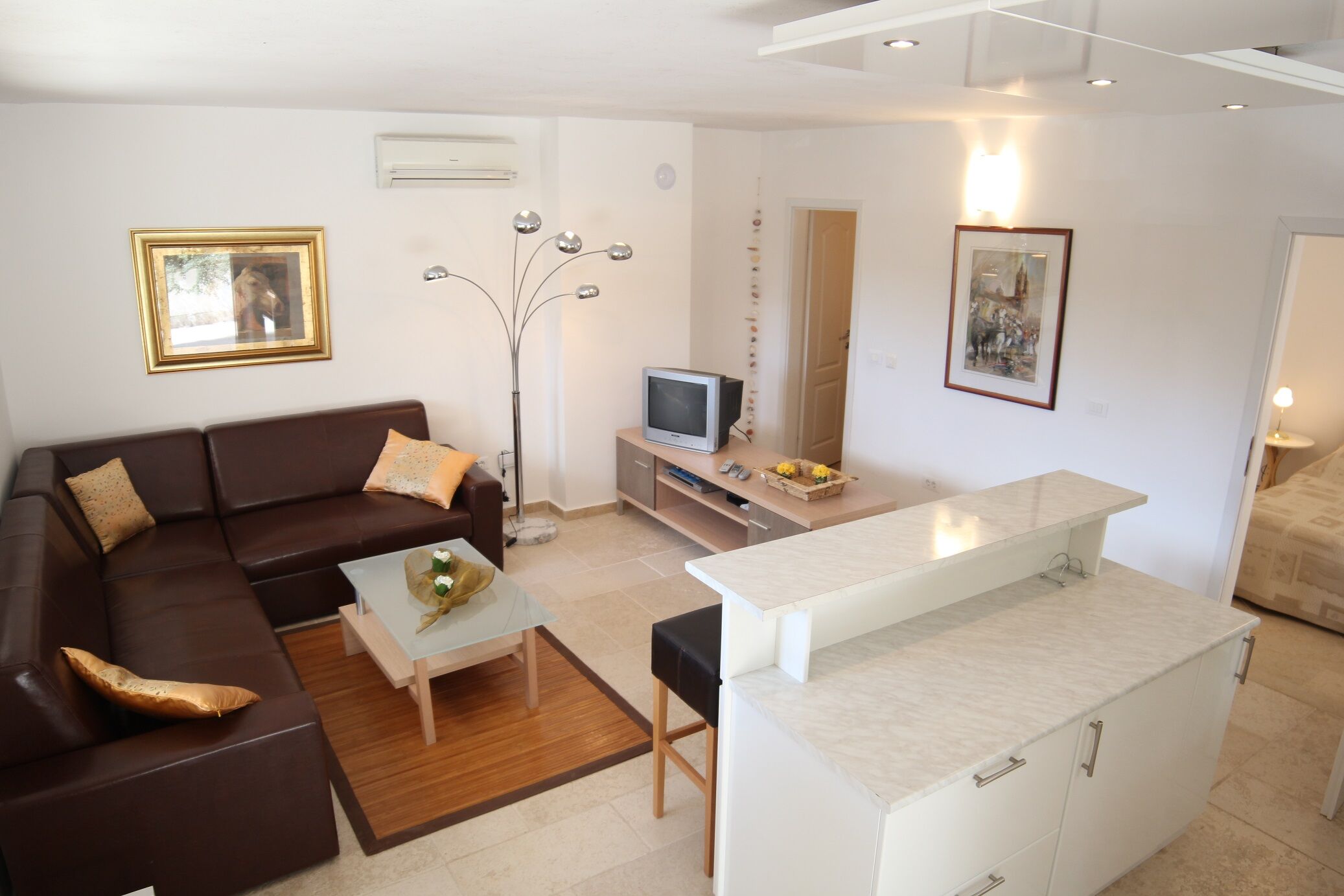 Apartments Adrian 98491-A1